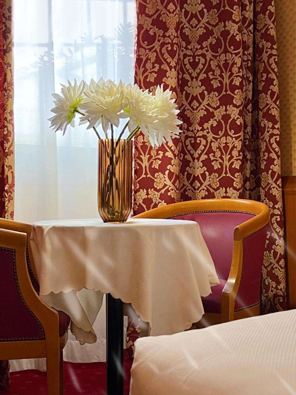 Double Room - Photo 7