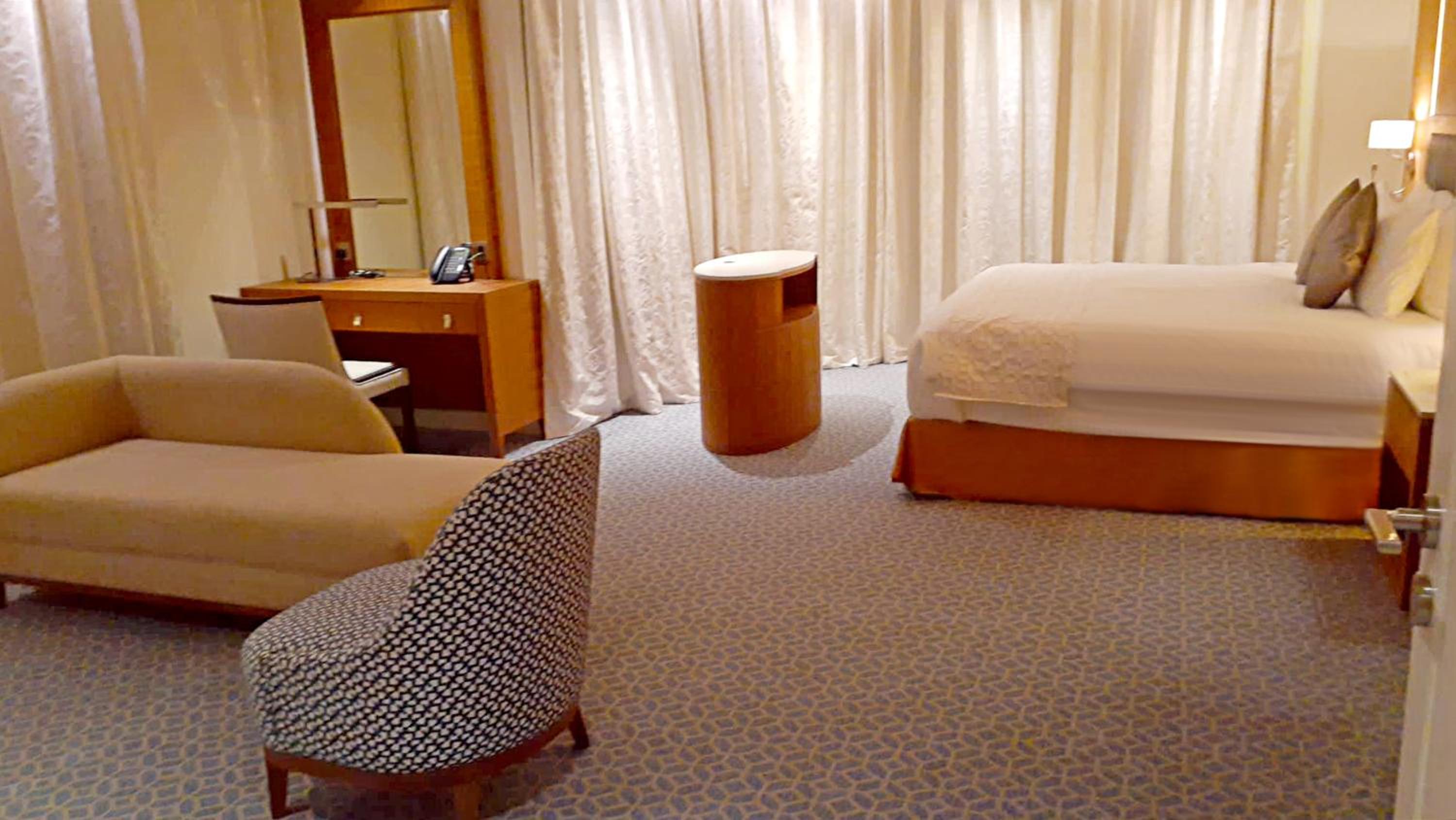Diplomatic Suite - Photo 4