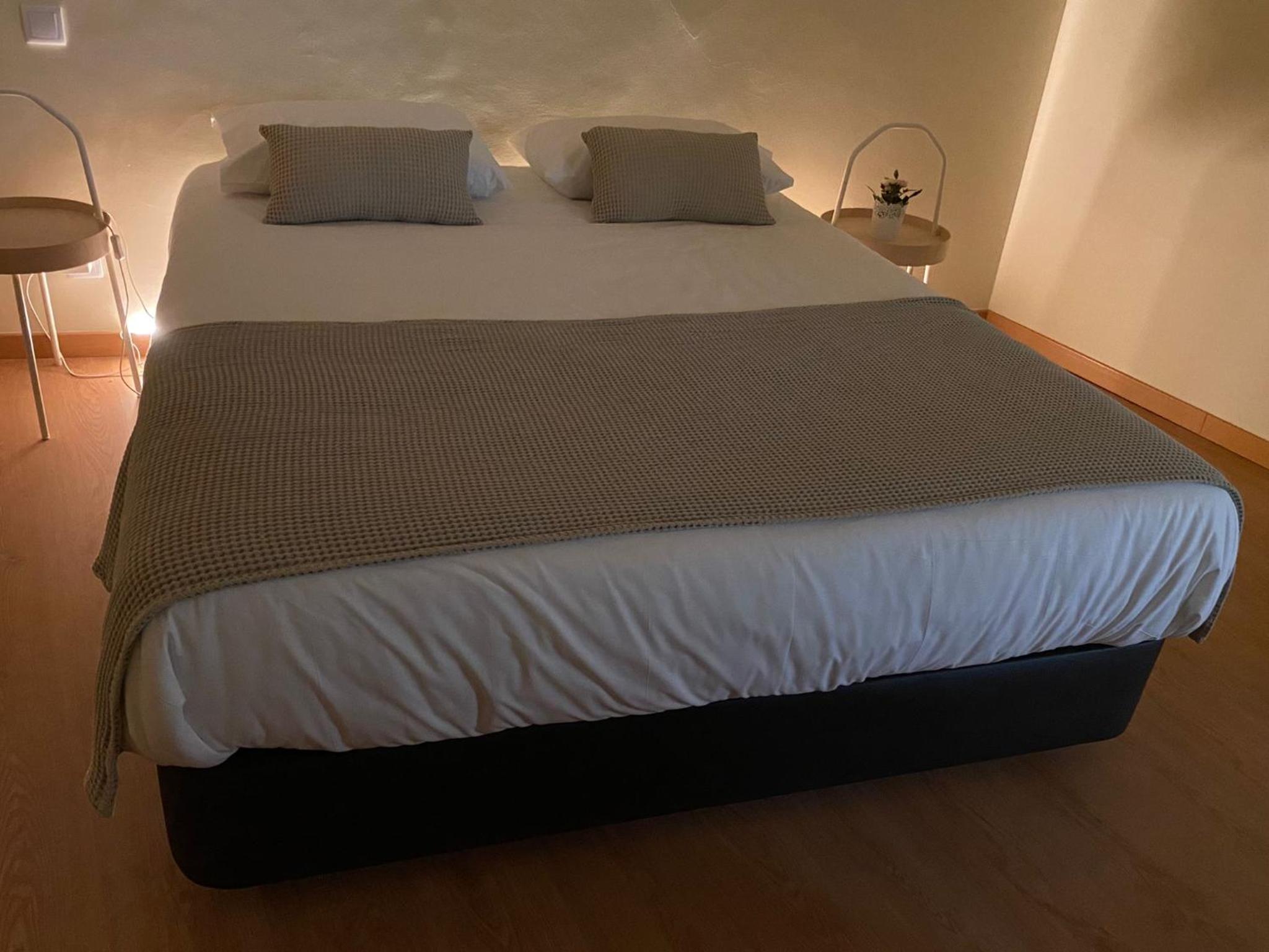 Two-Bedroom Apartment - Photo 31
