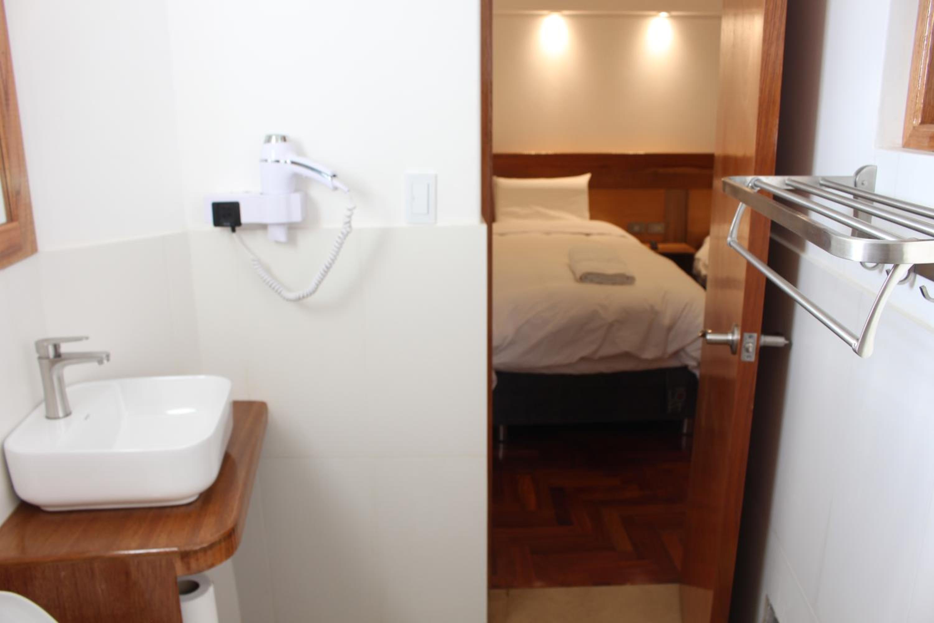 Standard Twin Room photo 3
