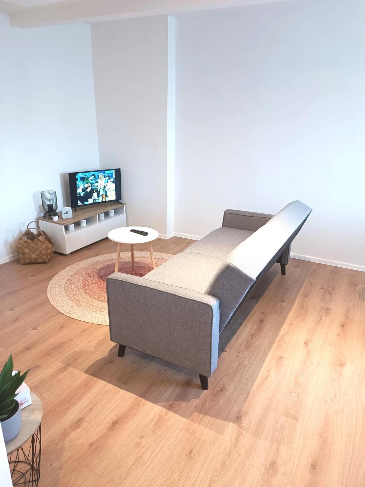 One-Bedroom Apartment - Photo 1