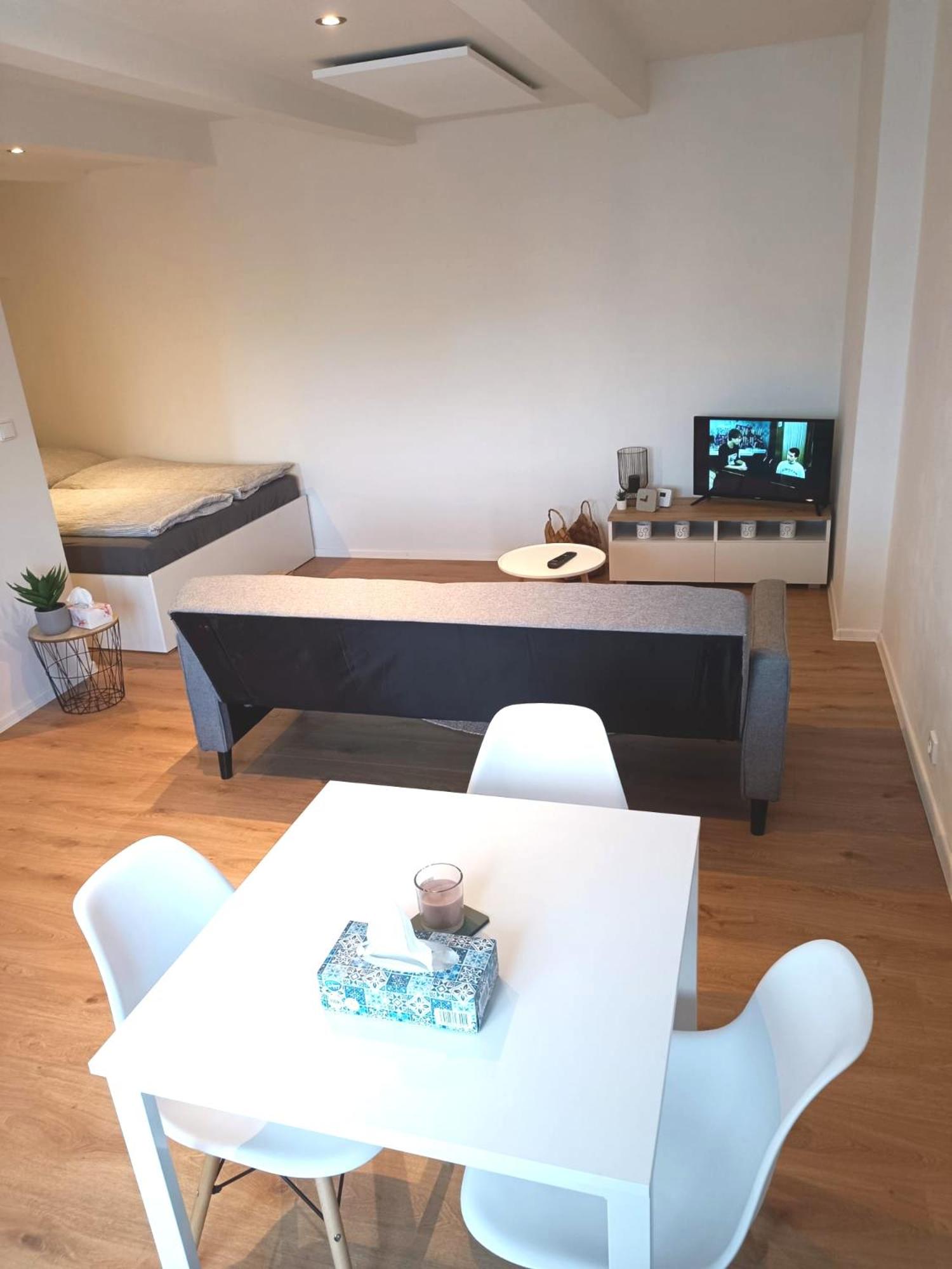 One-Bedroom Apartment - Photo 7