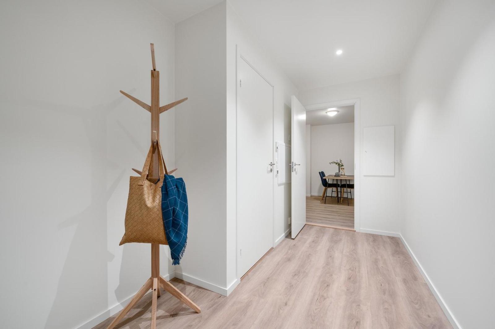 One-Bedroom Apartment photo 1