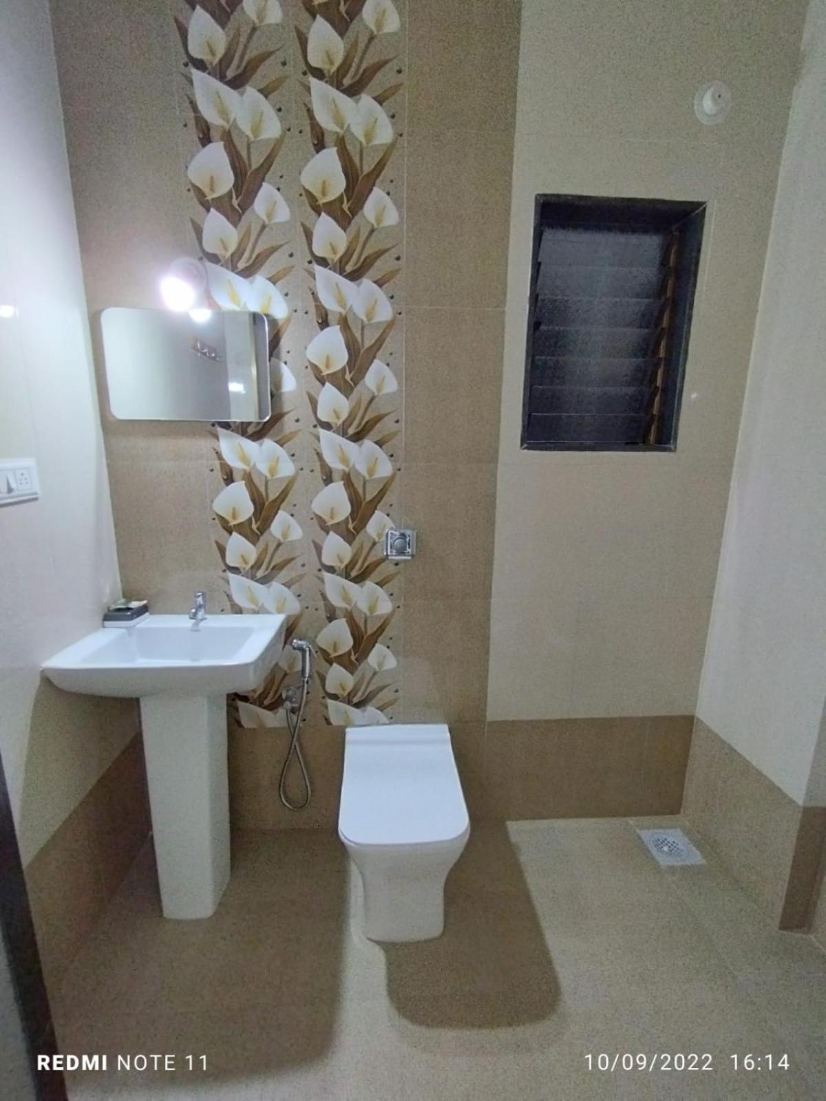 Deluxe Room - Photo 15