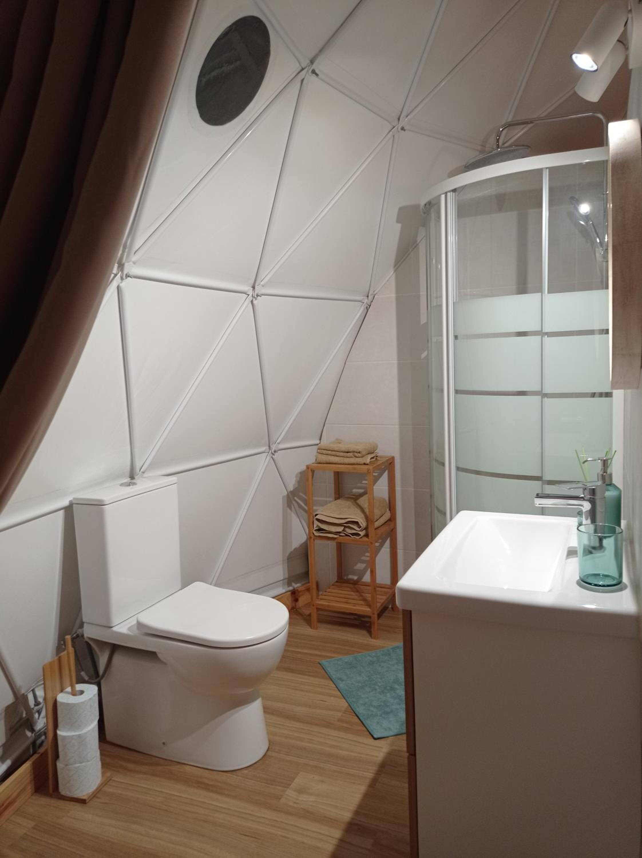 Double Room with Private Bathroom photo 2