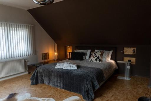 Superior King Room - Photo 3