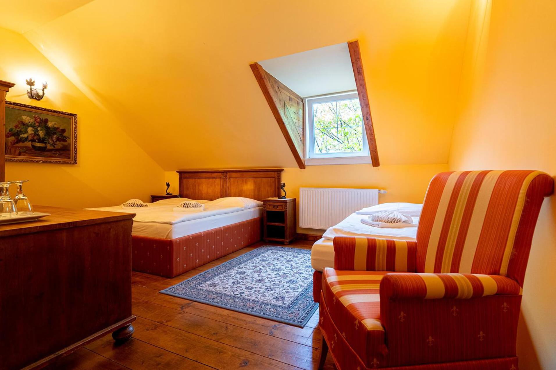 Basic Triple Room