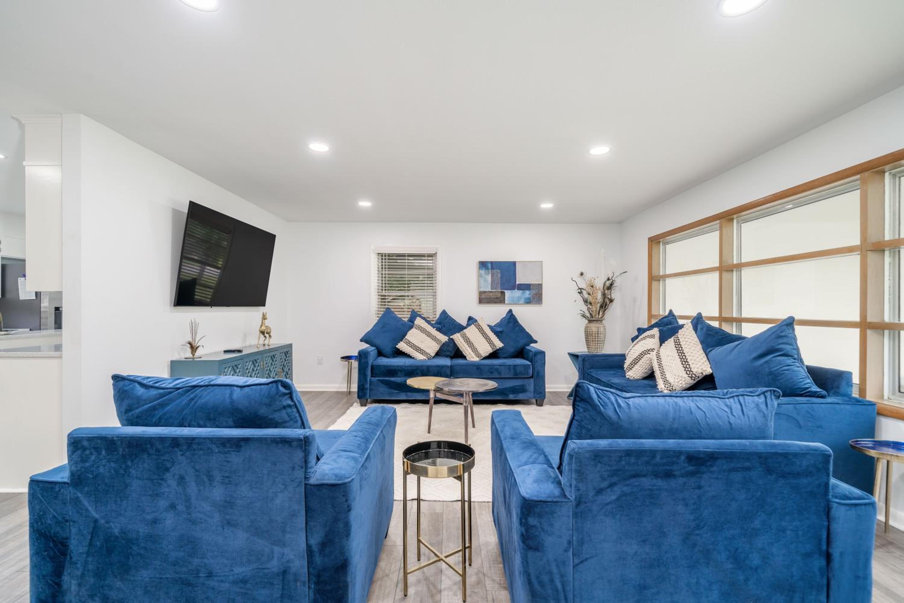 Three-Bedroom House photo 1