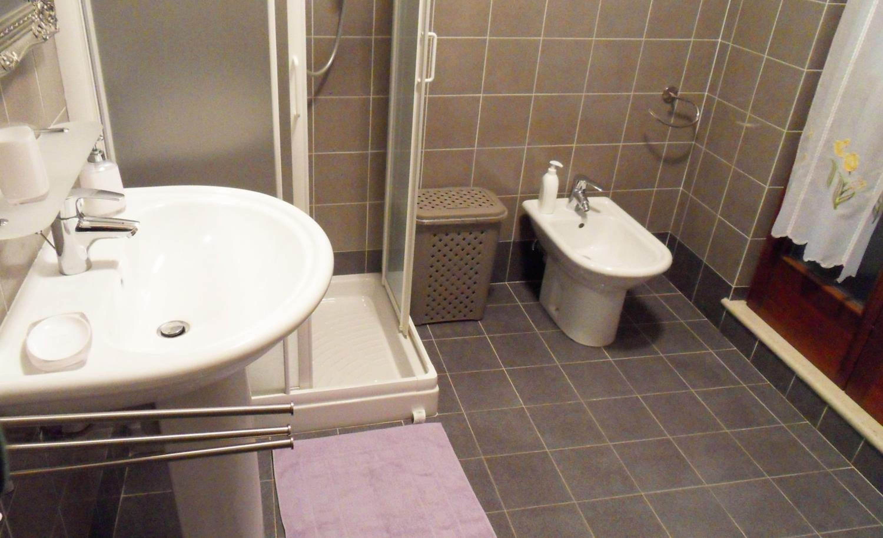 Double Room with Shared Bathroom photo 2