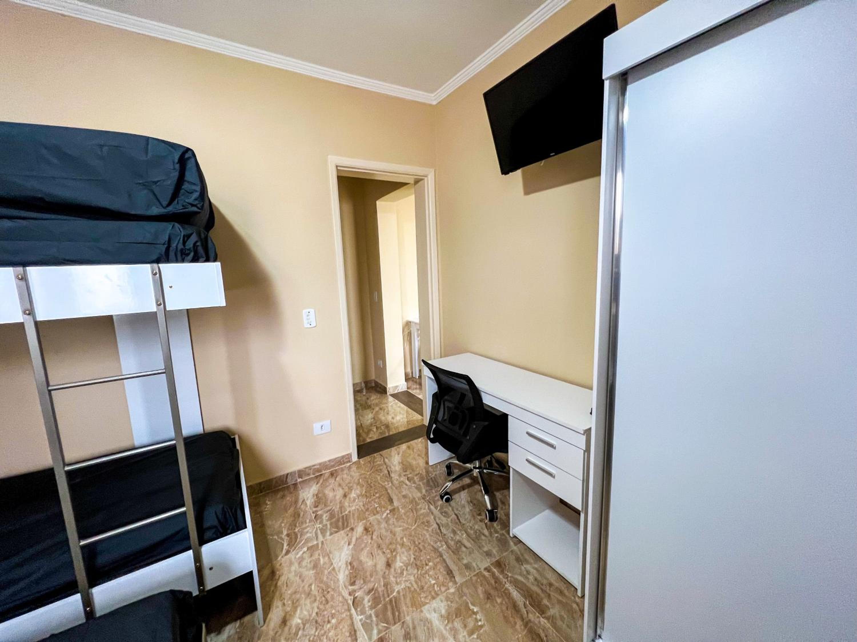 One-Bedroom Apartment - Photo 18