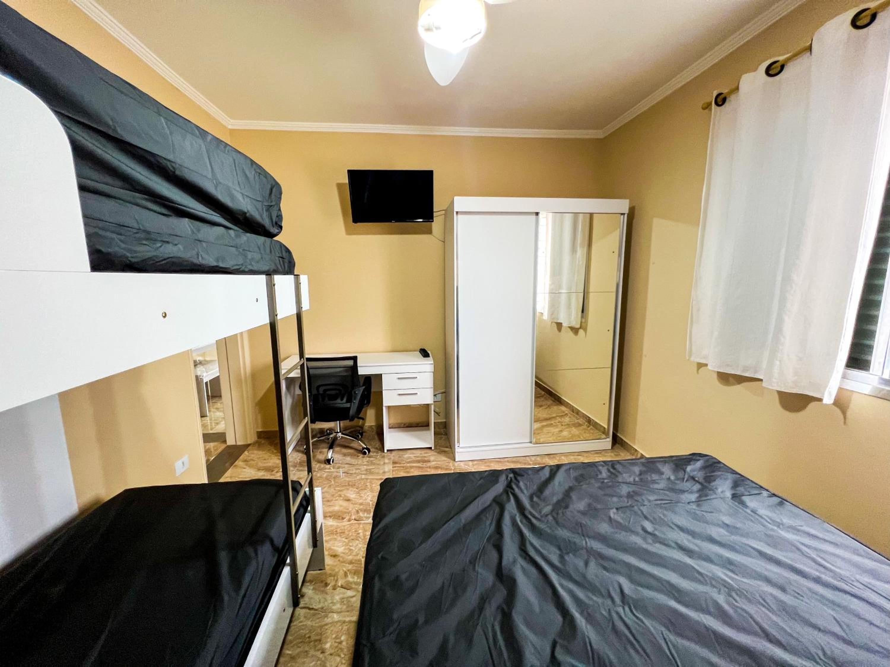 One-Bedroom Apartment - Photo 6