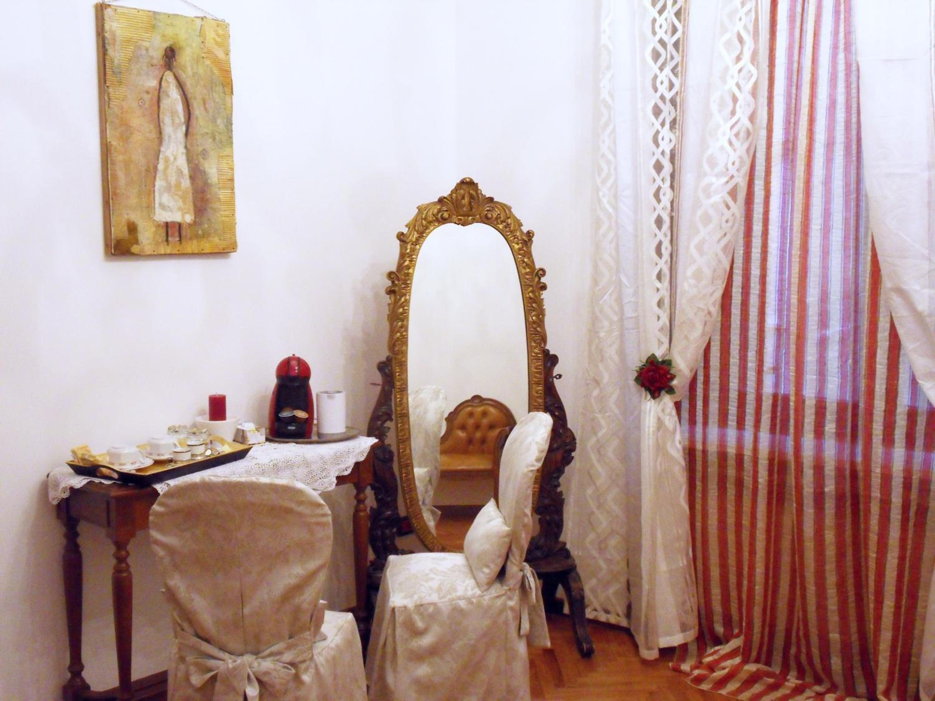 Double Room with Private External Bathroom photo 2