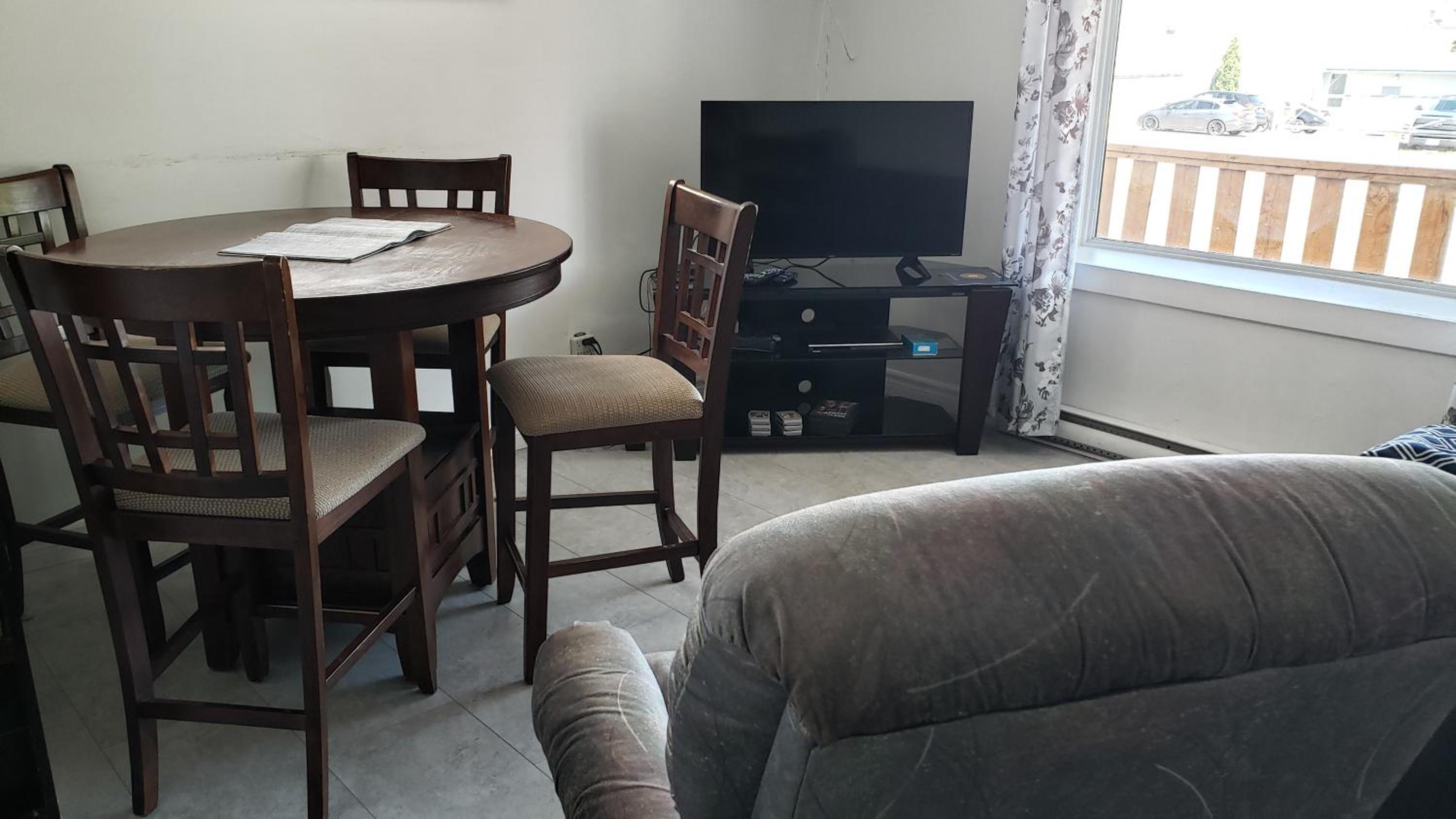 Three-Bedroom Apartment photo 1