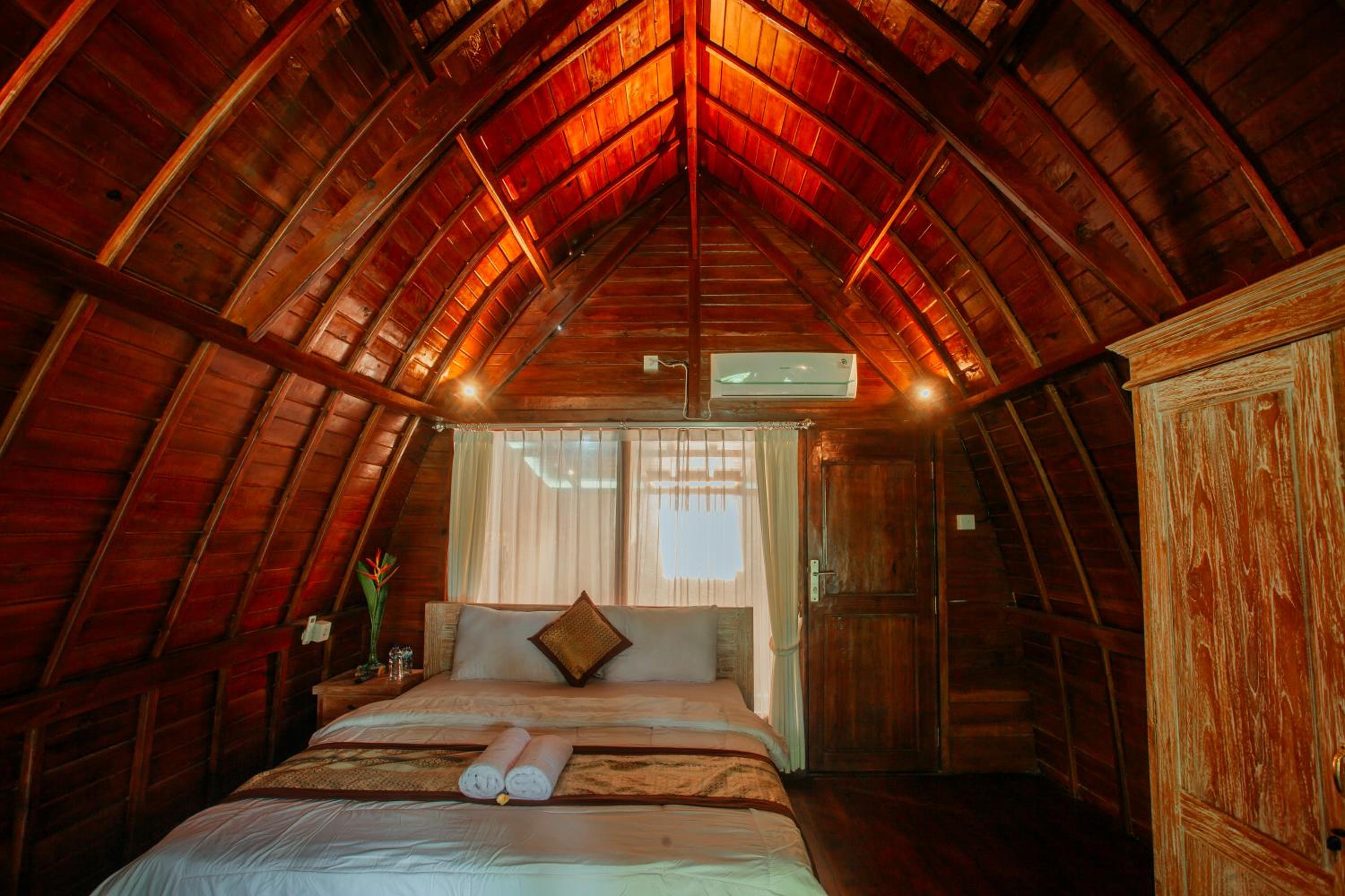 Double Room with Pool View - Photo 2