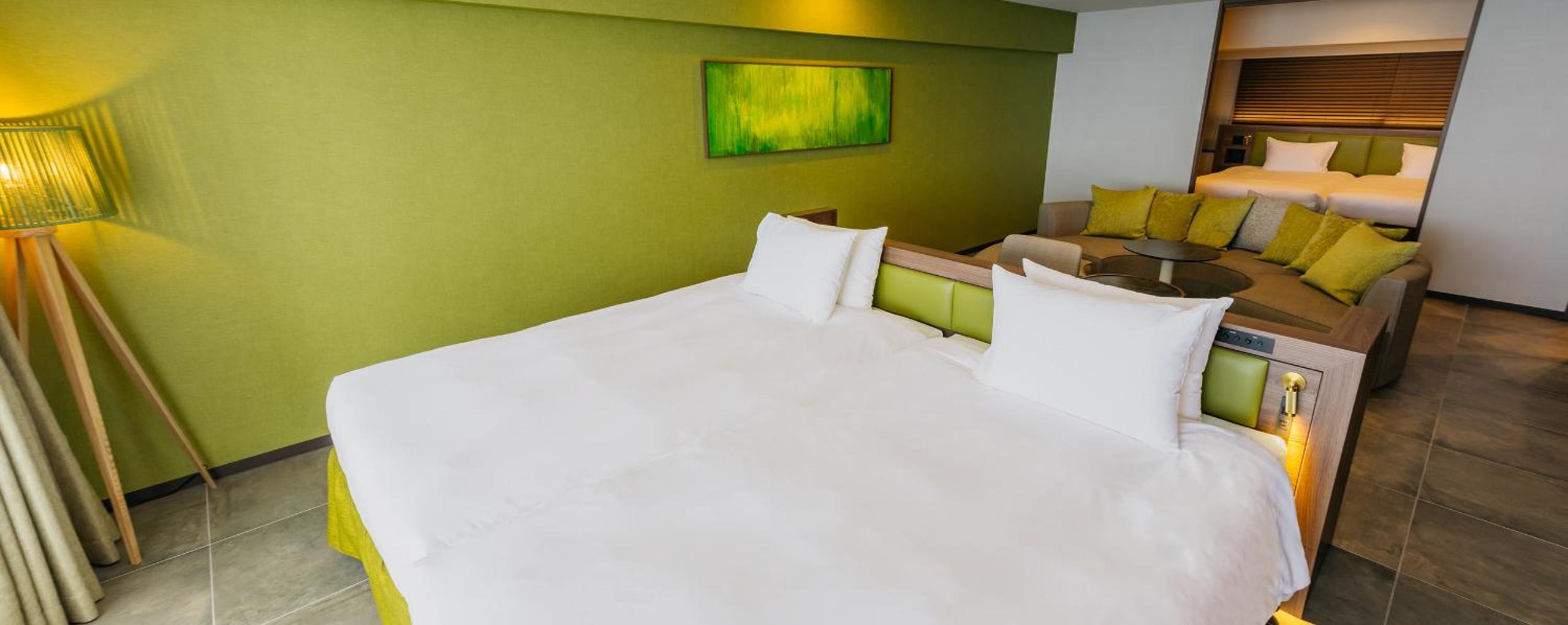 Corner Ocean Suite - Photo 12