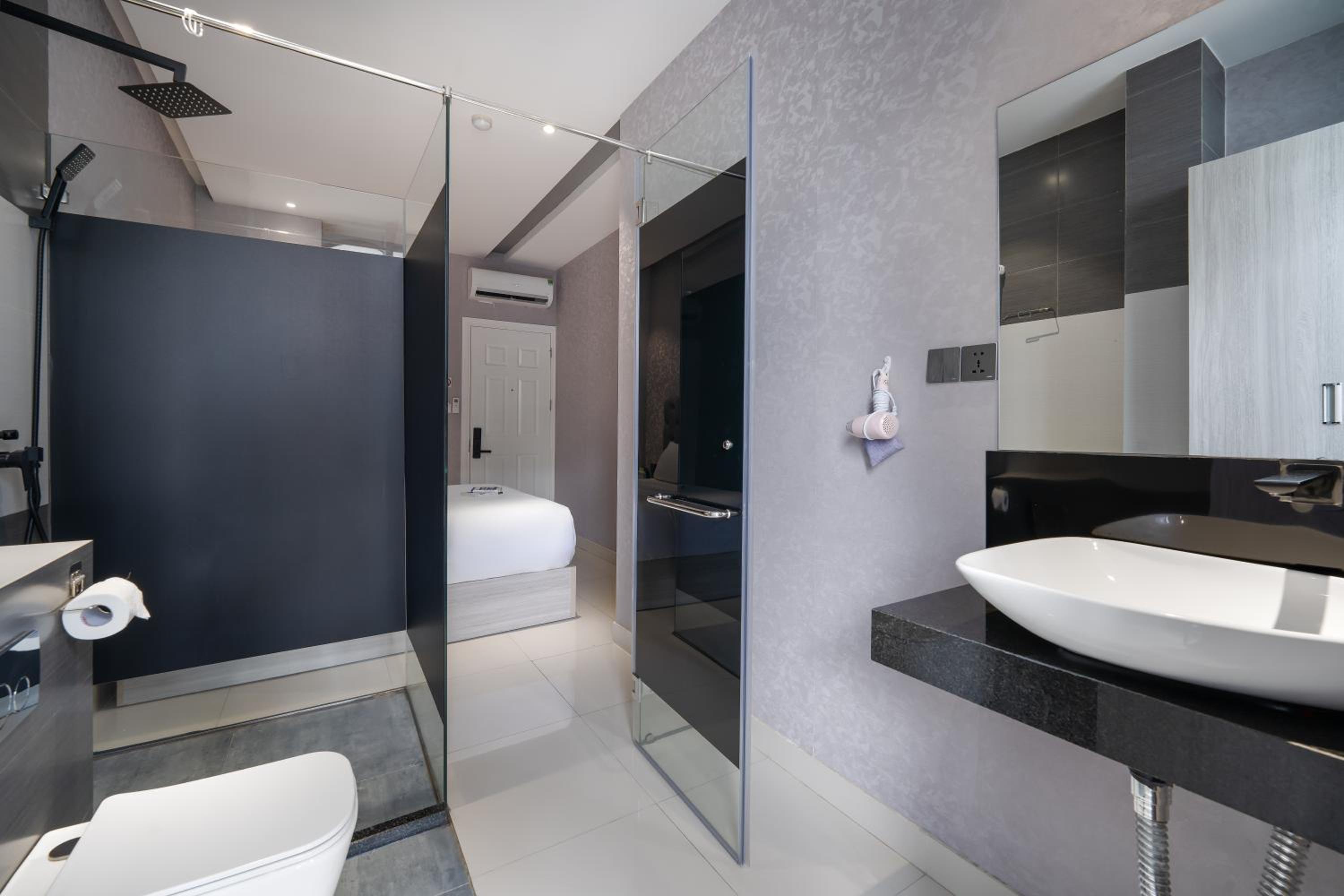 Deluxe Double Room with Balcony photo 3