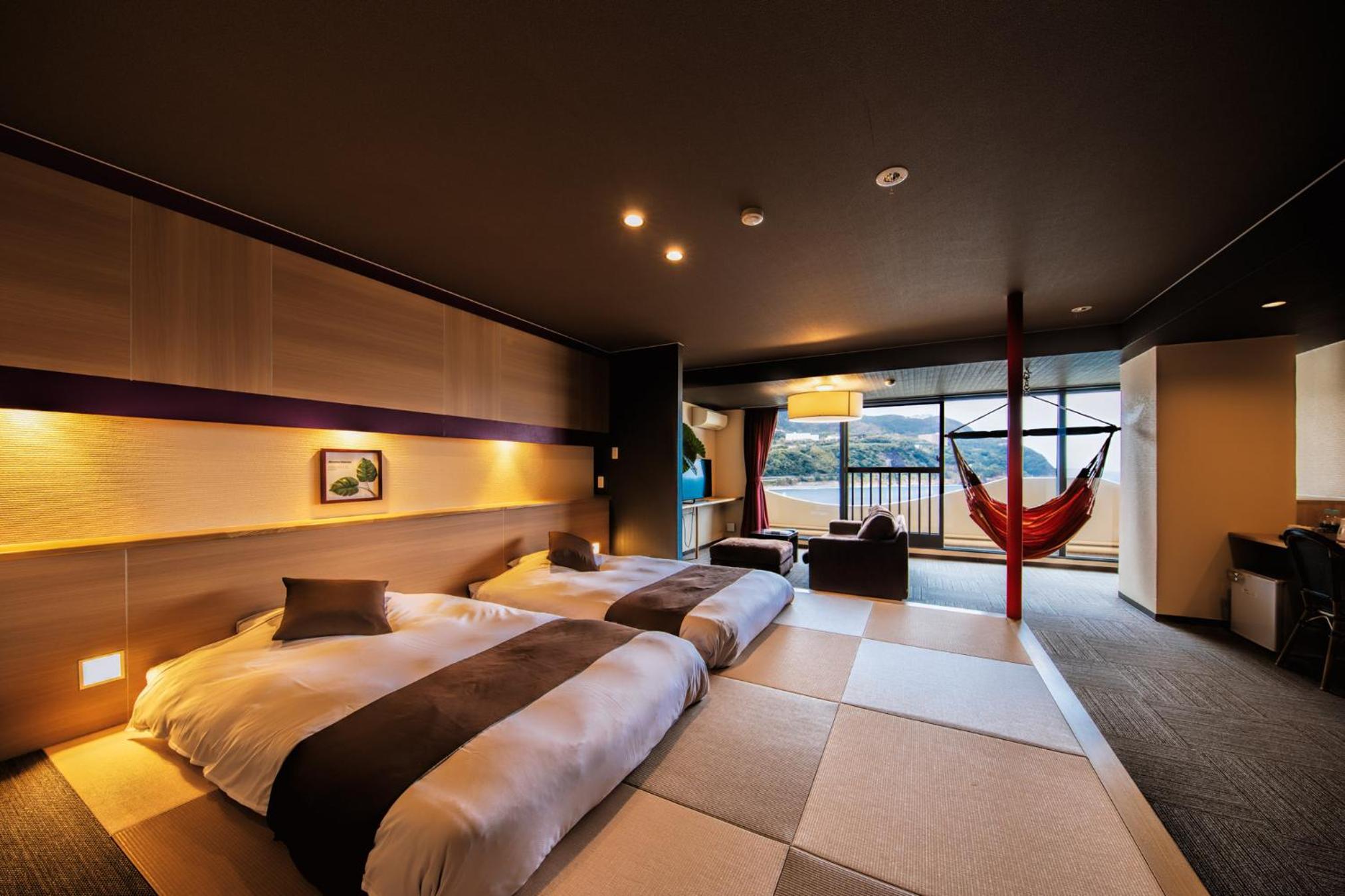 Twin Room with Private External Bathroom