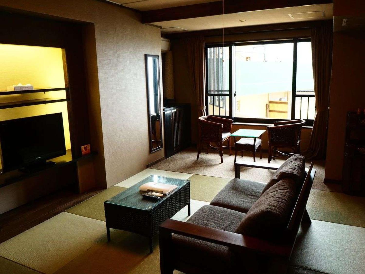 Twin Room with Private Bathroom