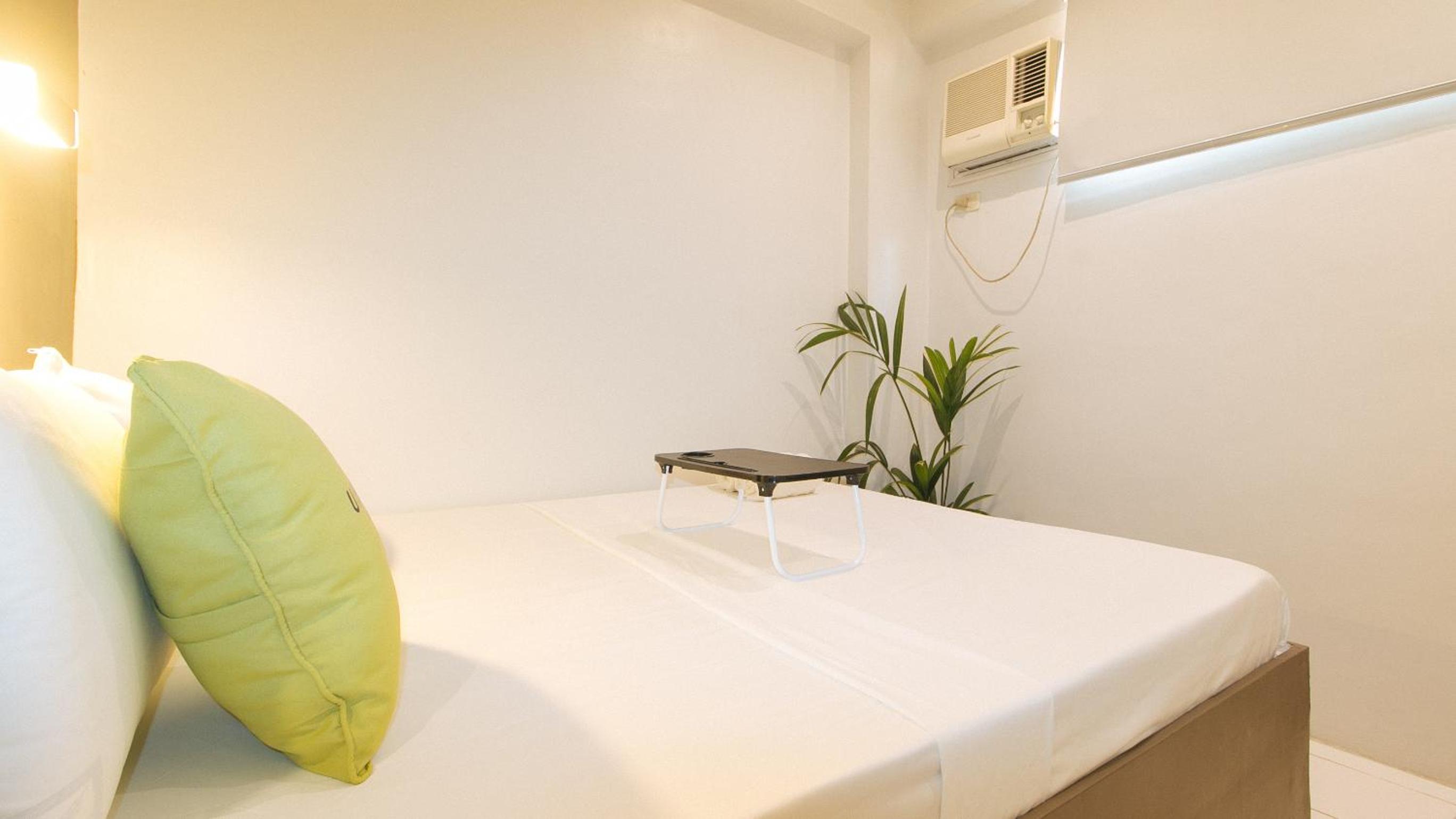 Standard Double Room - Photo 9