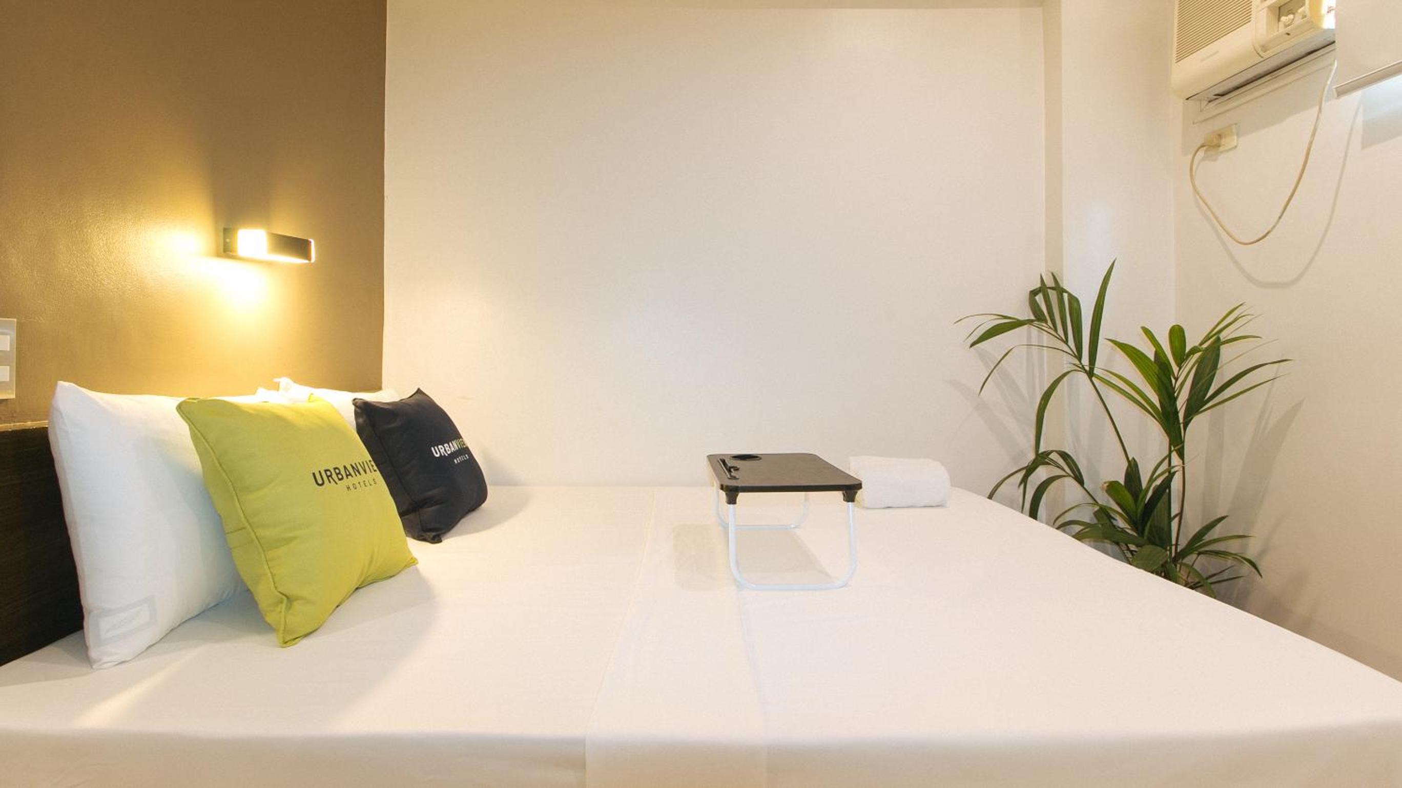 Standard Double Room - Photo 11