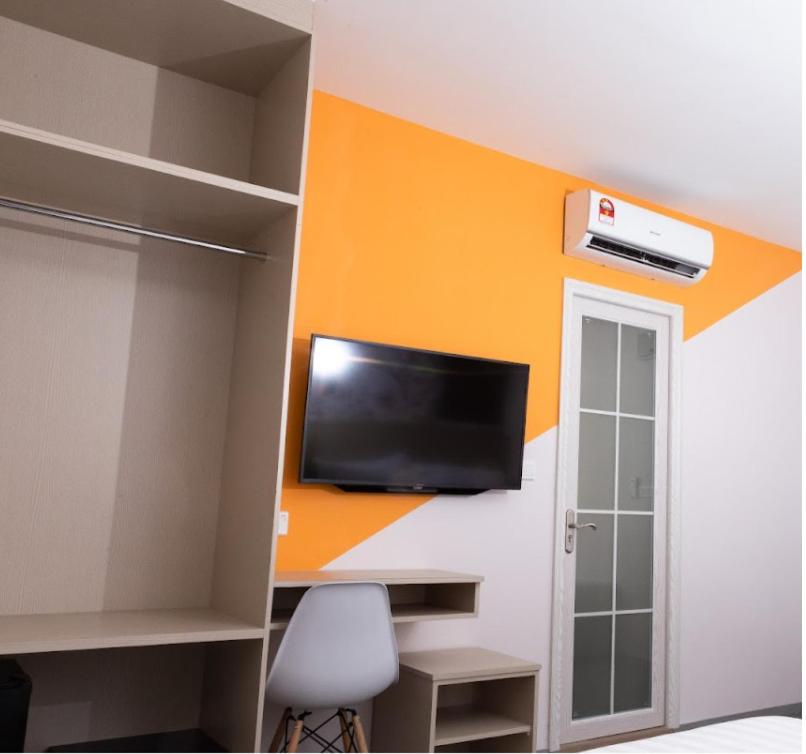Standard Queen Room - Photo 7