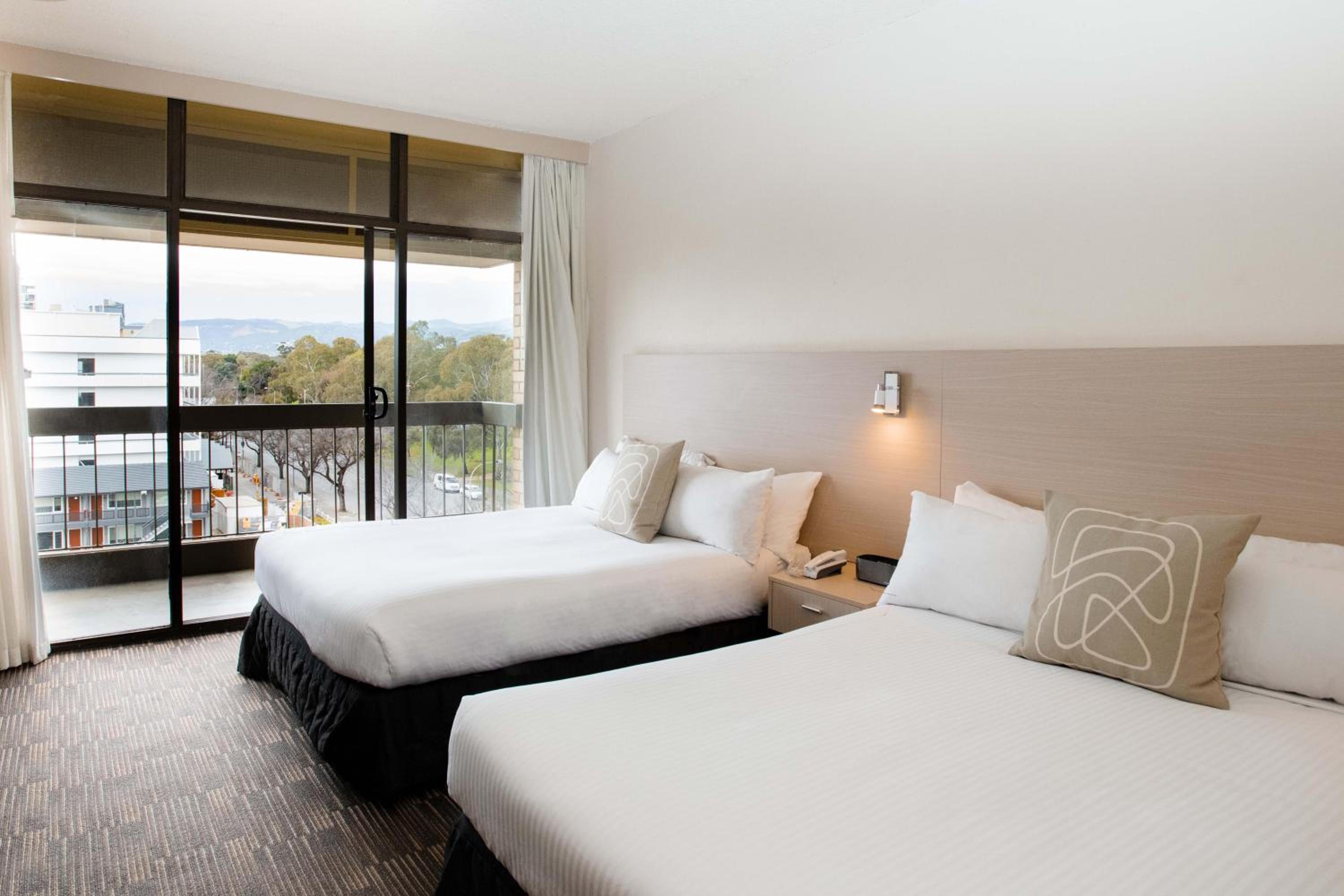 Standard Twin Room - Photo 7