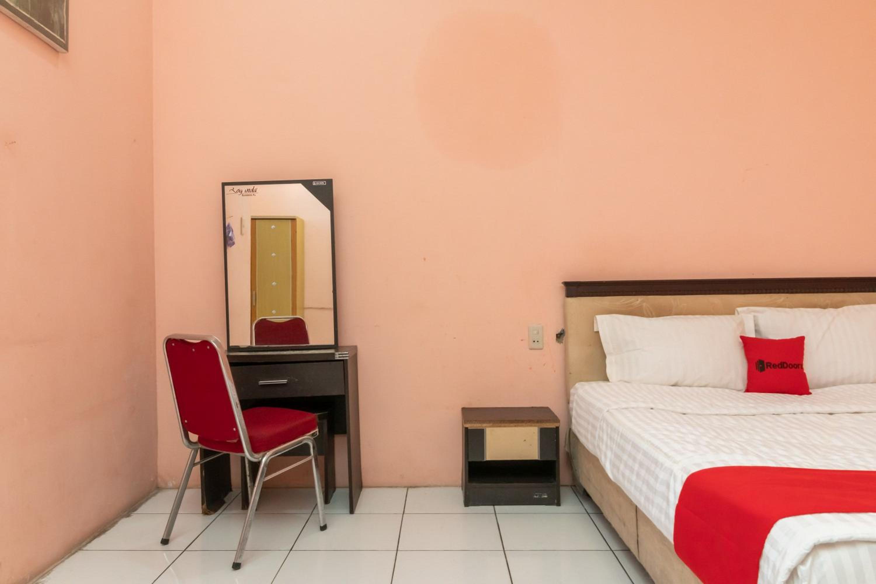 Standard Double Room - Photo 7