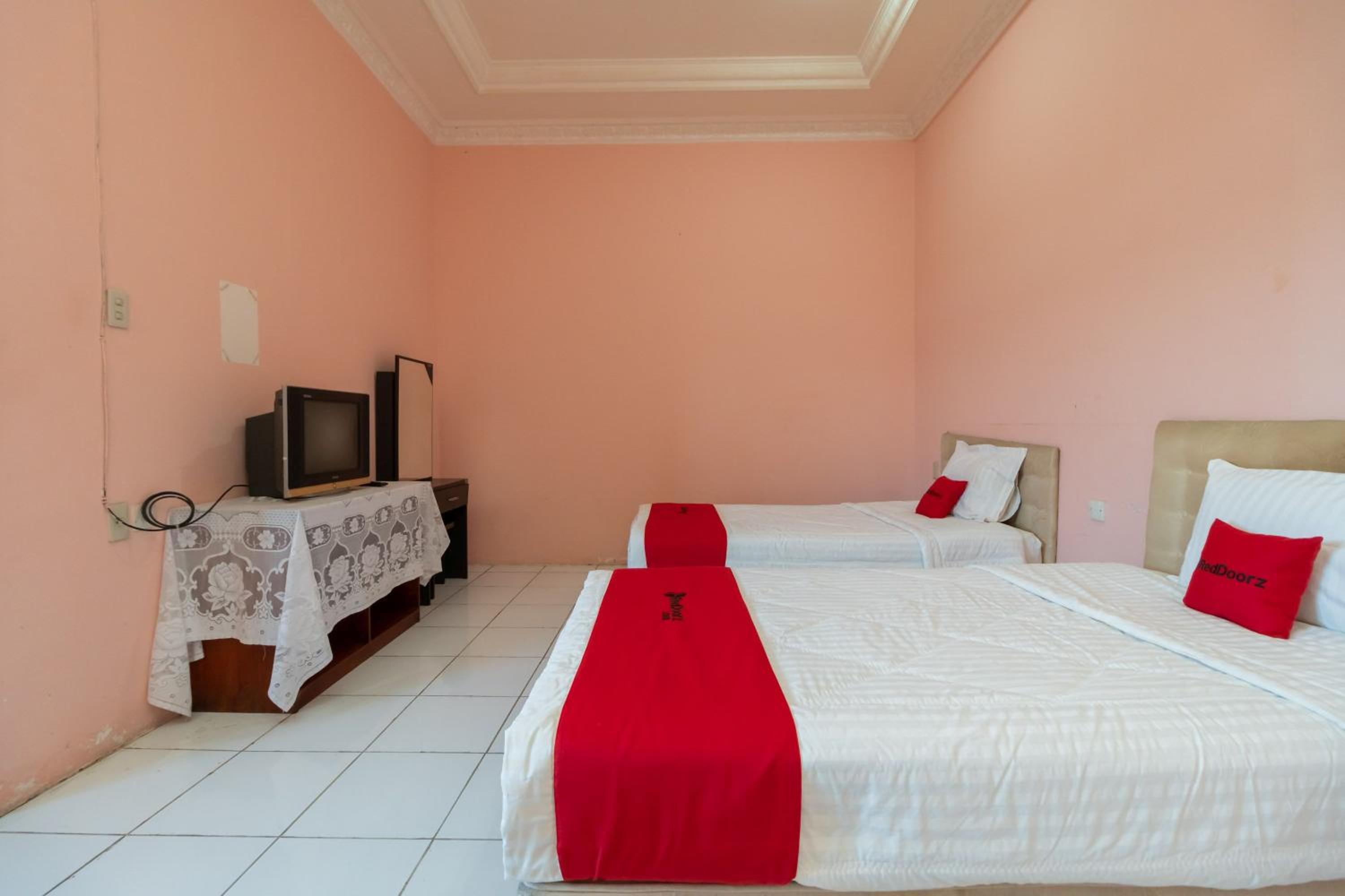 Deluxe Twin Room - Photo 3