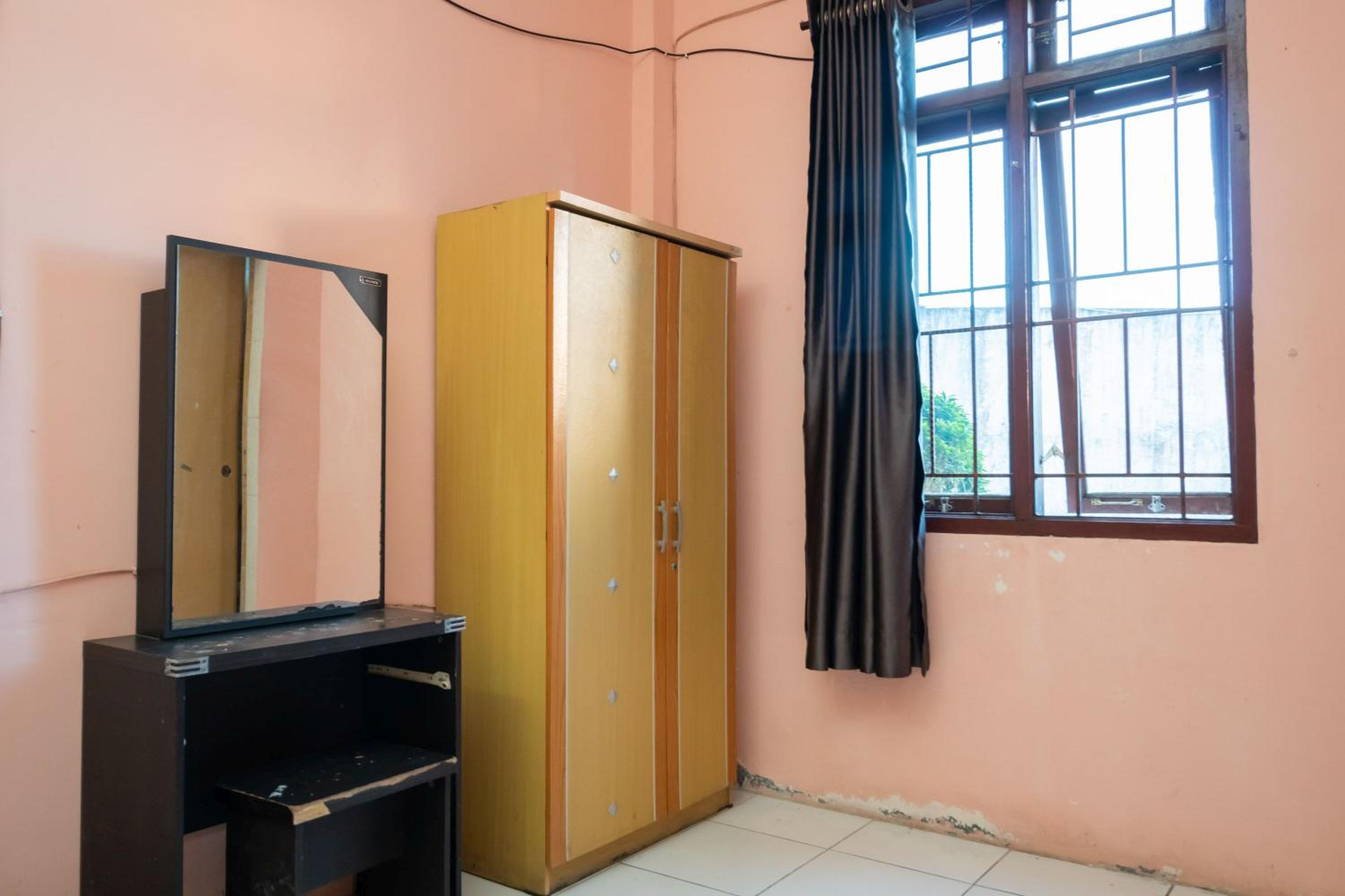 Standard Twin Room - Photo 2