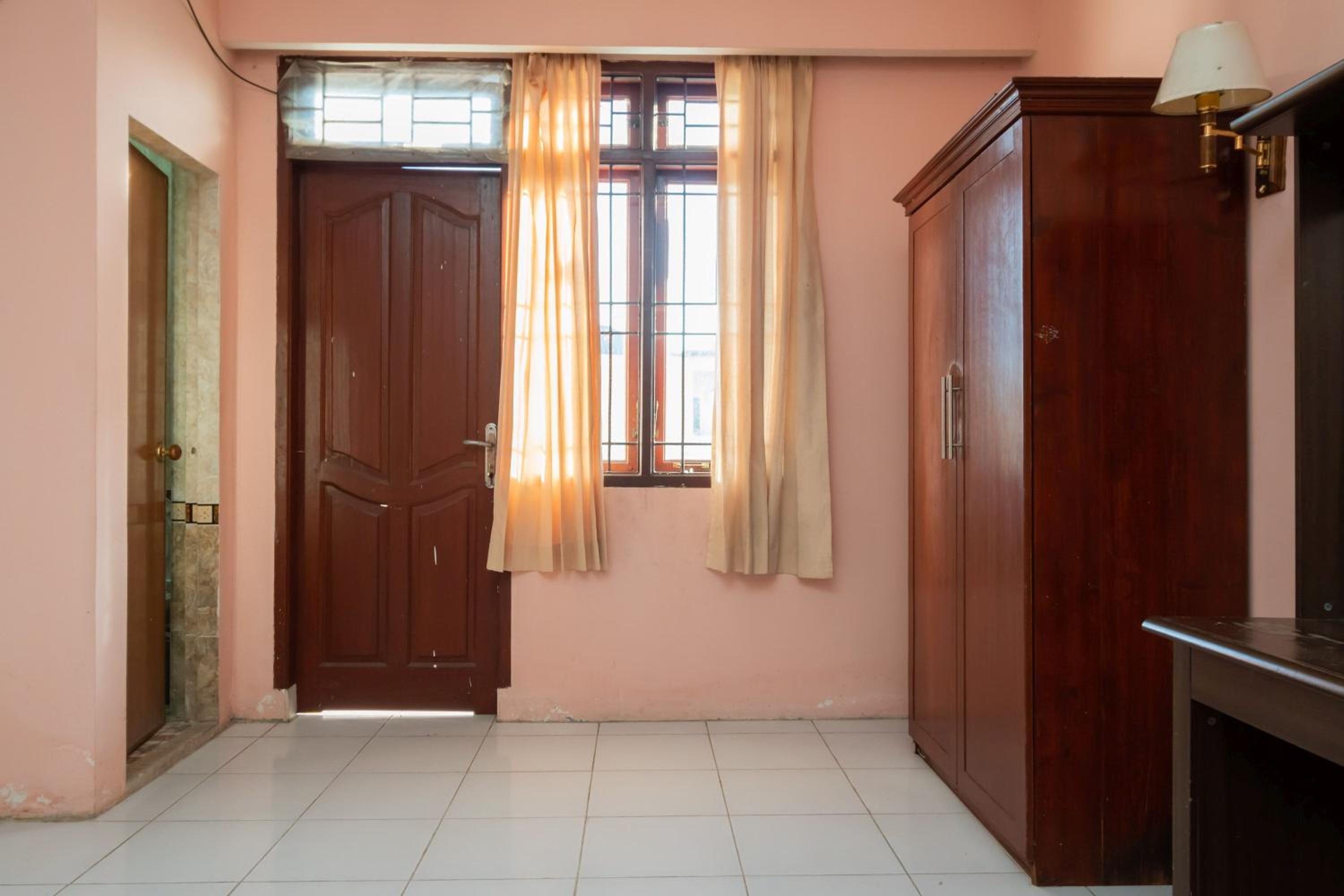 Suite - Photo 2