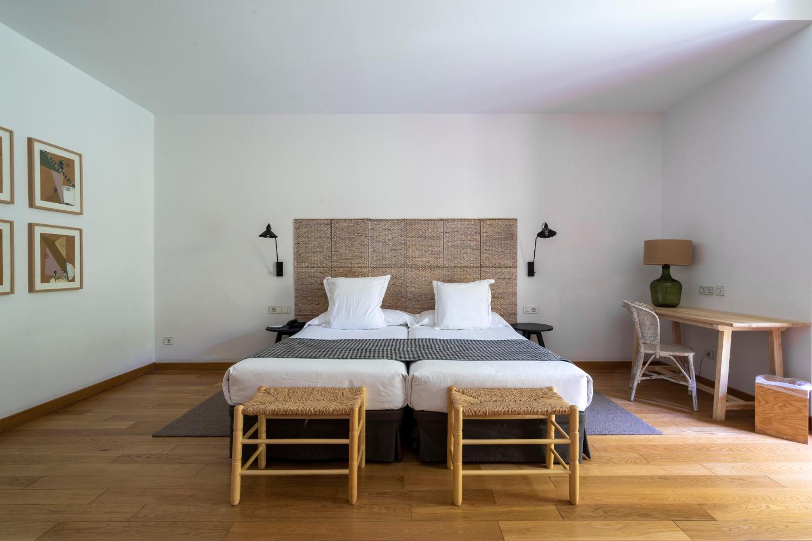 Standard Double Room (3 Adults) photo 3