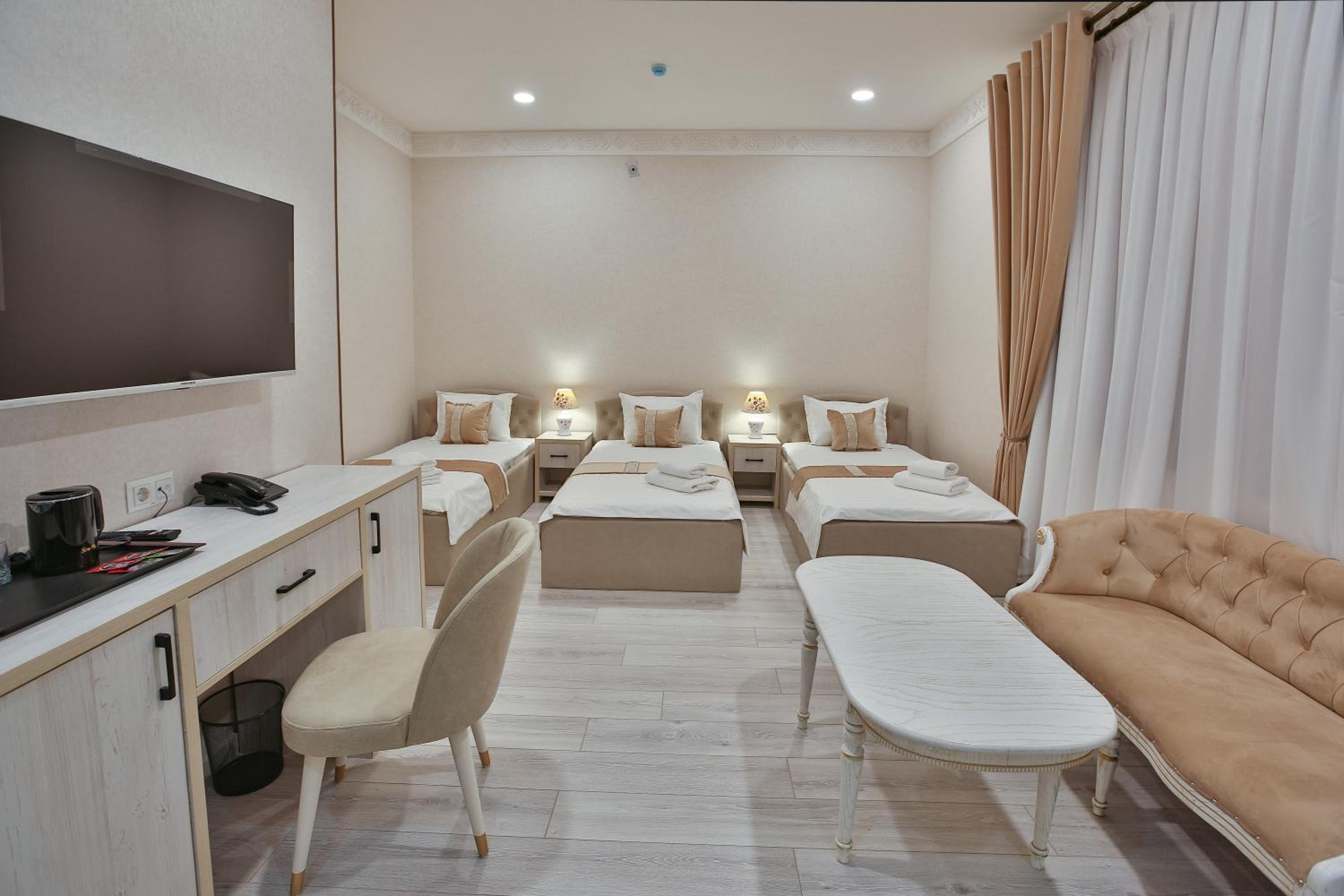 Triple Room with Bath
