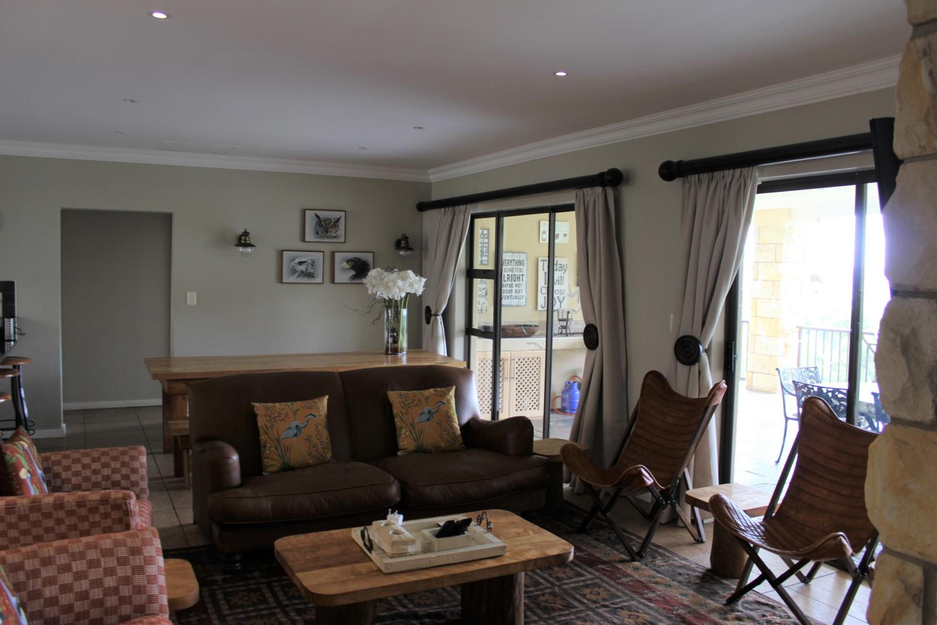 Four-Bedroom House photo 3