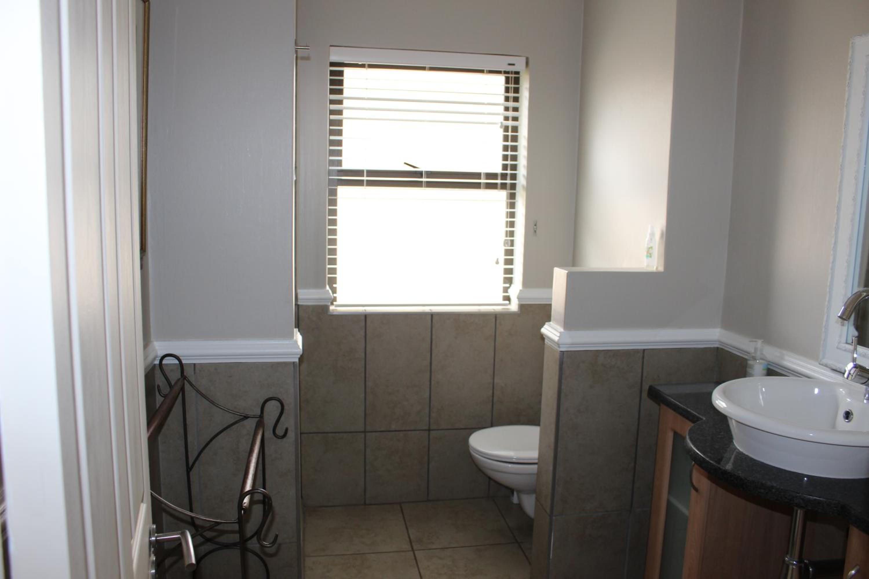 Four-Bedroom House photo 2