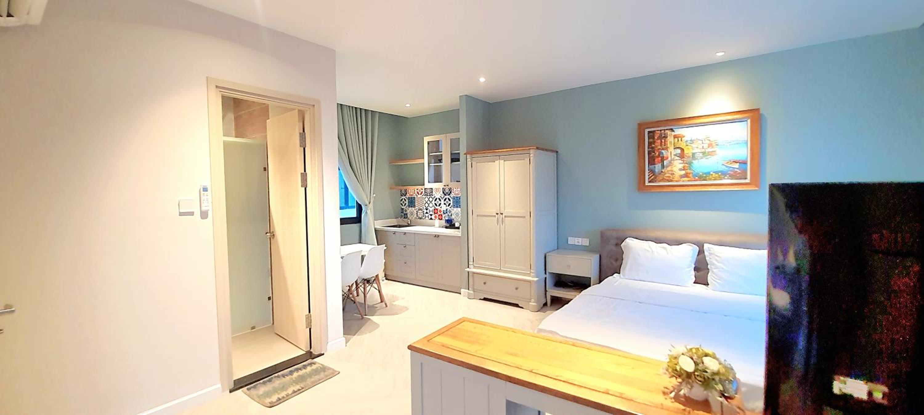 Standard King Room photo 2