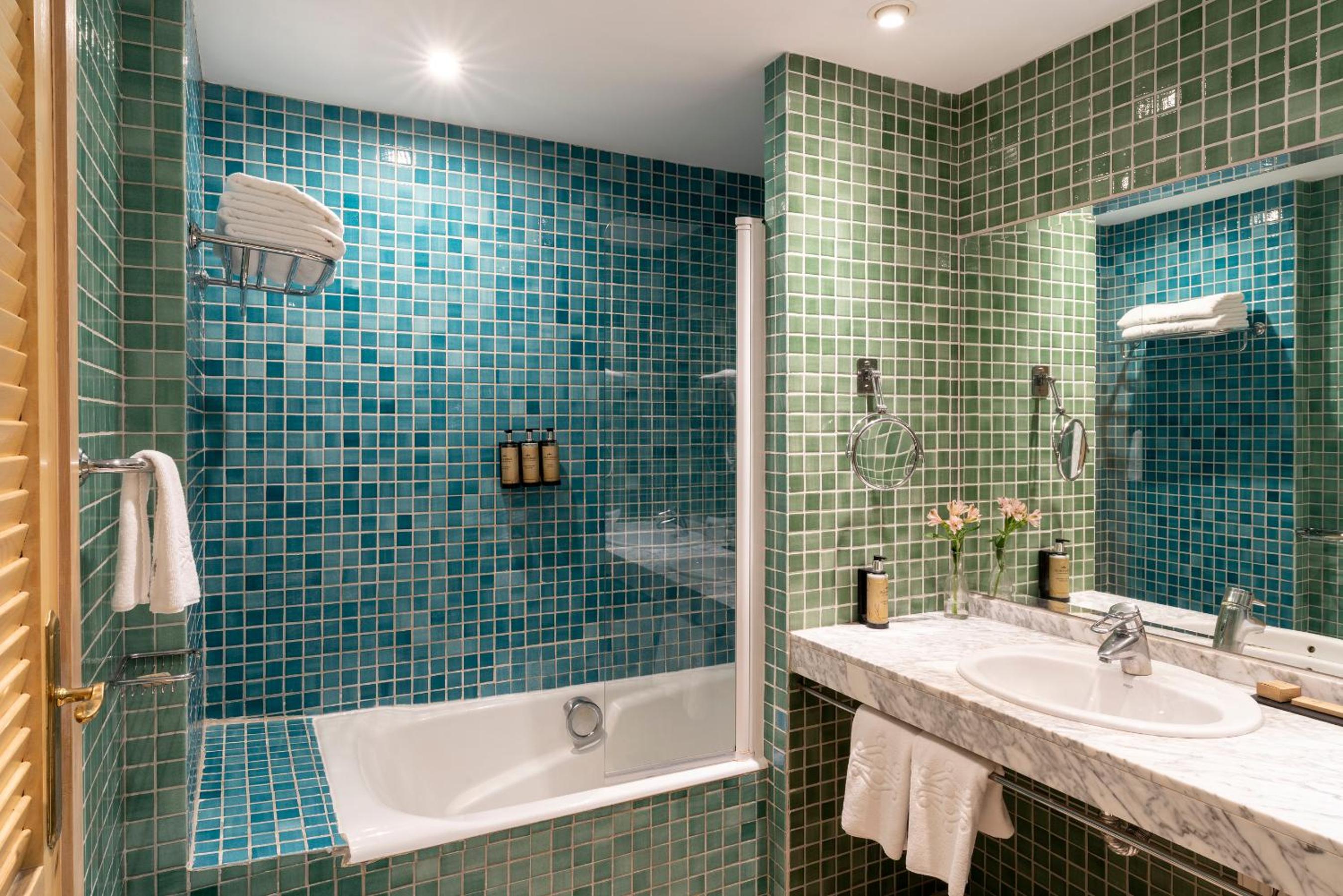 Standard Double Room - Photo 2
