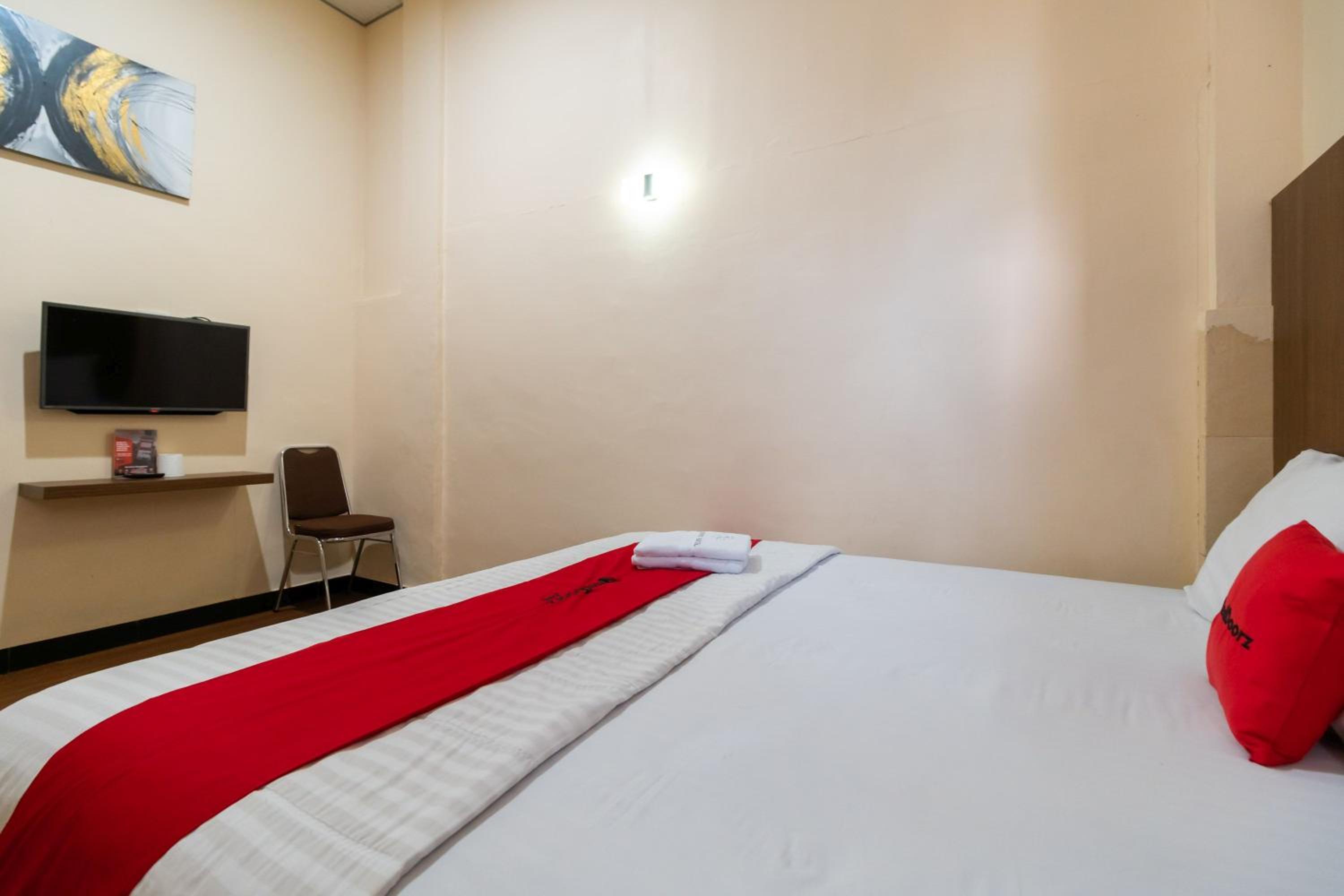 Standard Double Room - Photo 8