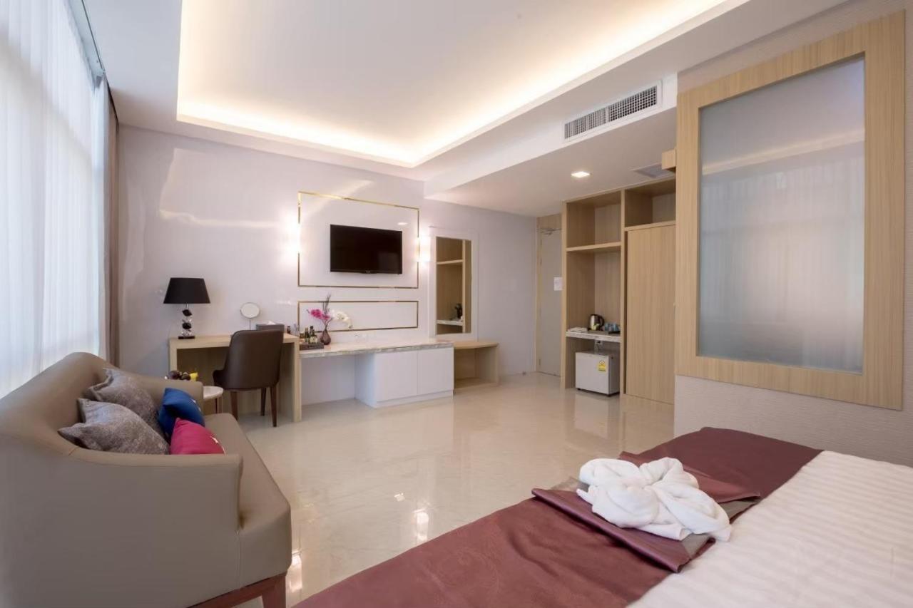 Deluxe Double or Twin Room photo 3