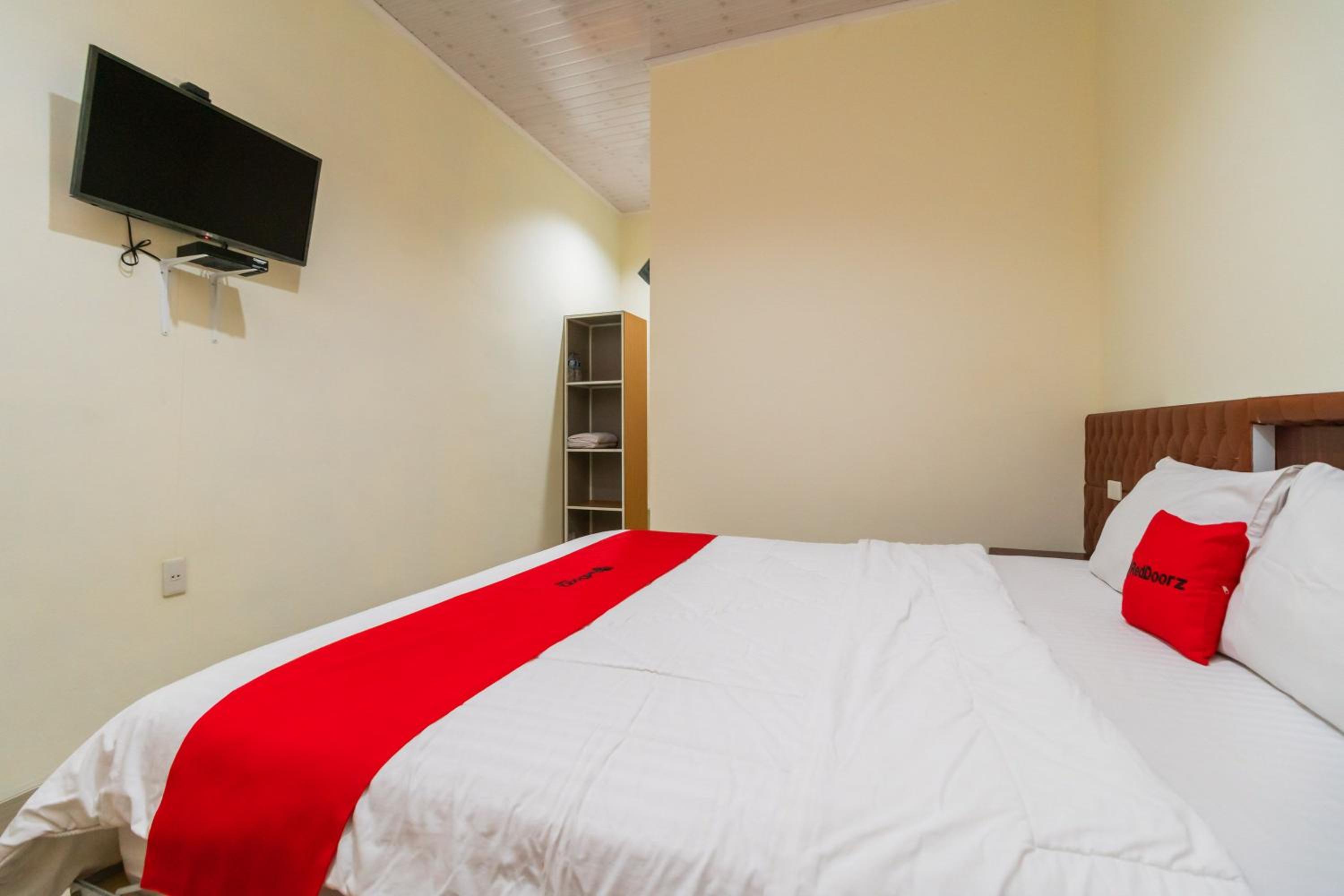 Standard Double Room - Photo 5