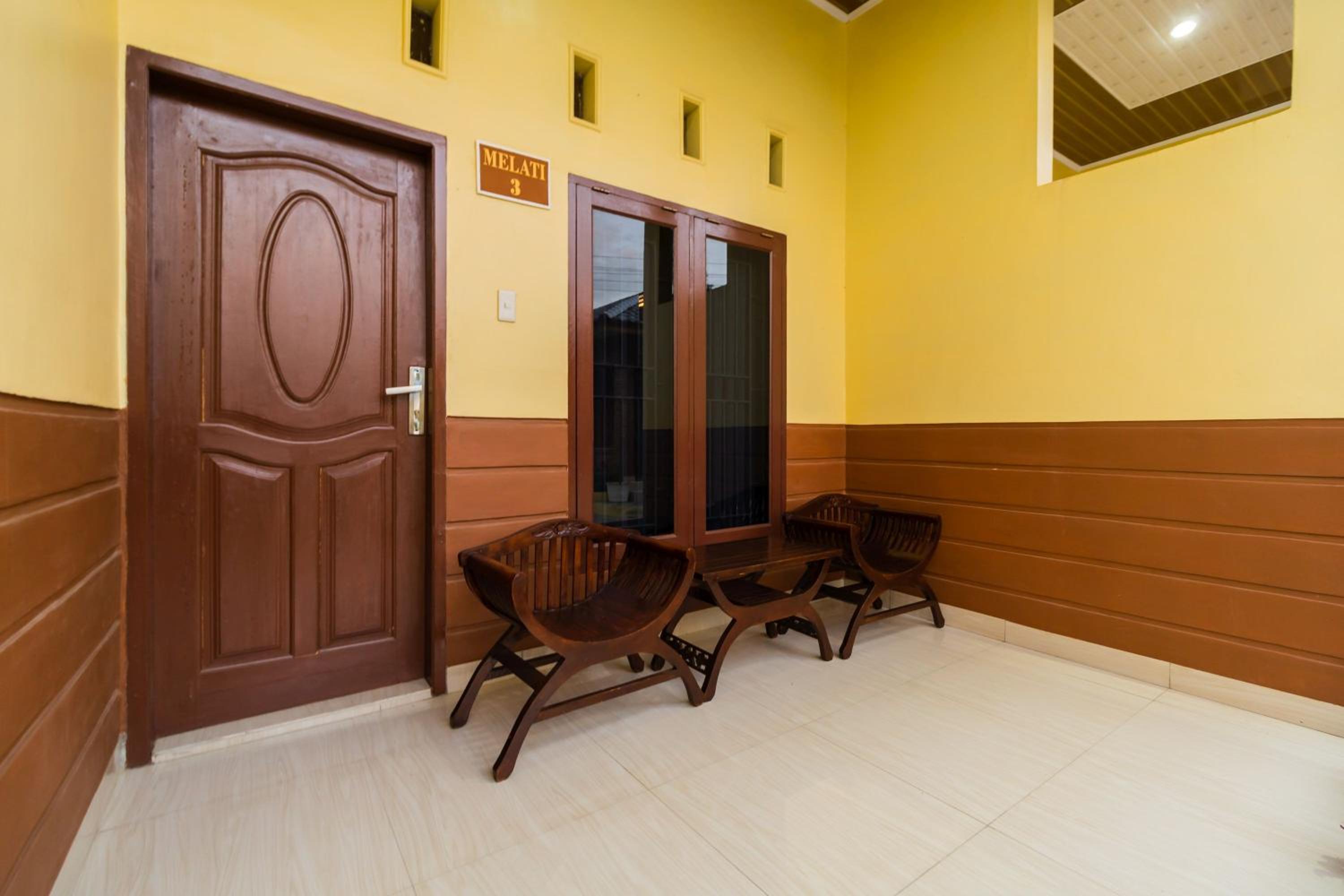 Standard Double Room - Photo 8