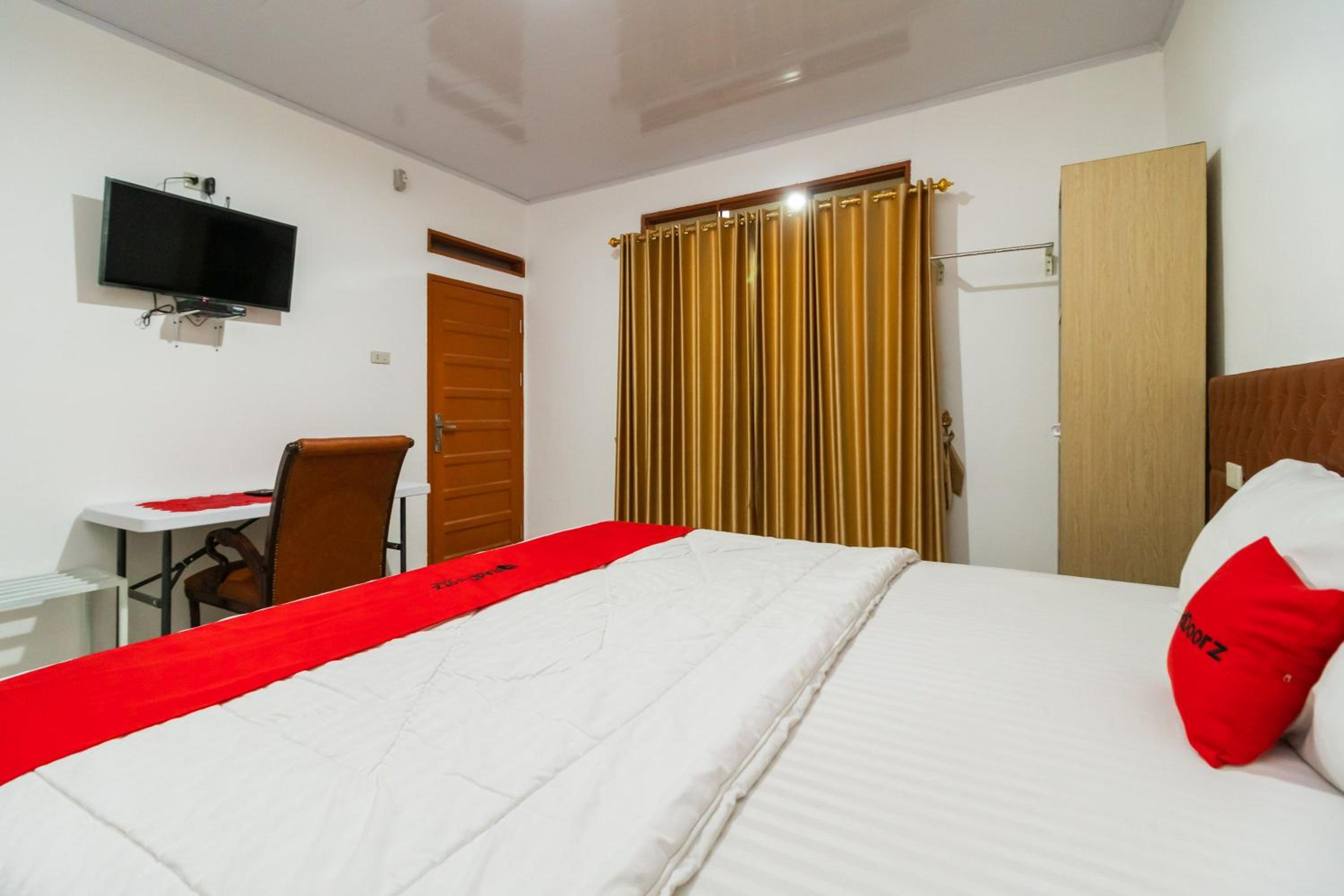 Deluxe Room - Photo 4