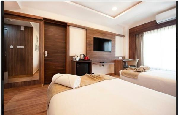 Budget Double Room photo 3