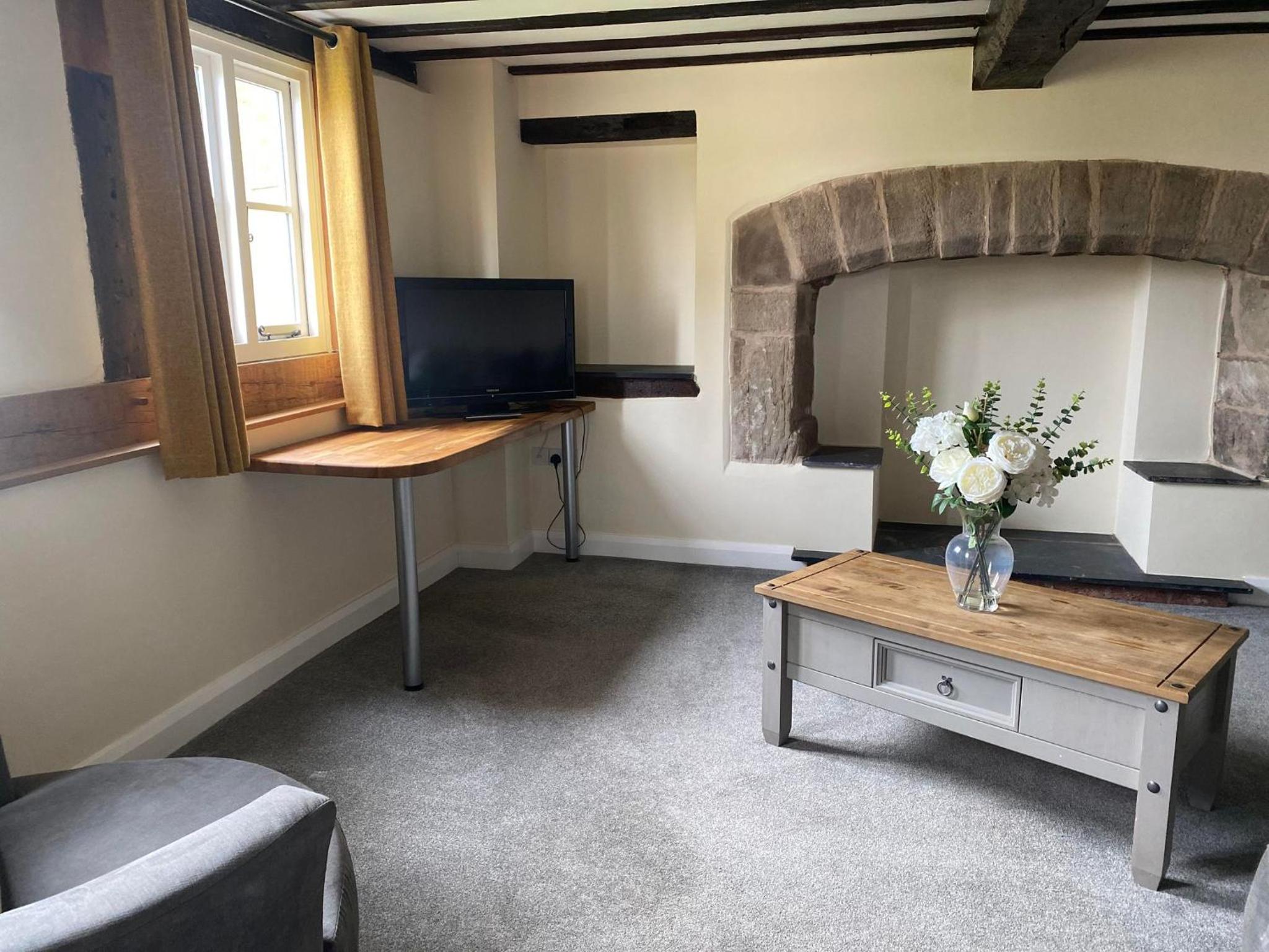 Two-Bedroom House - Photo 1