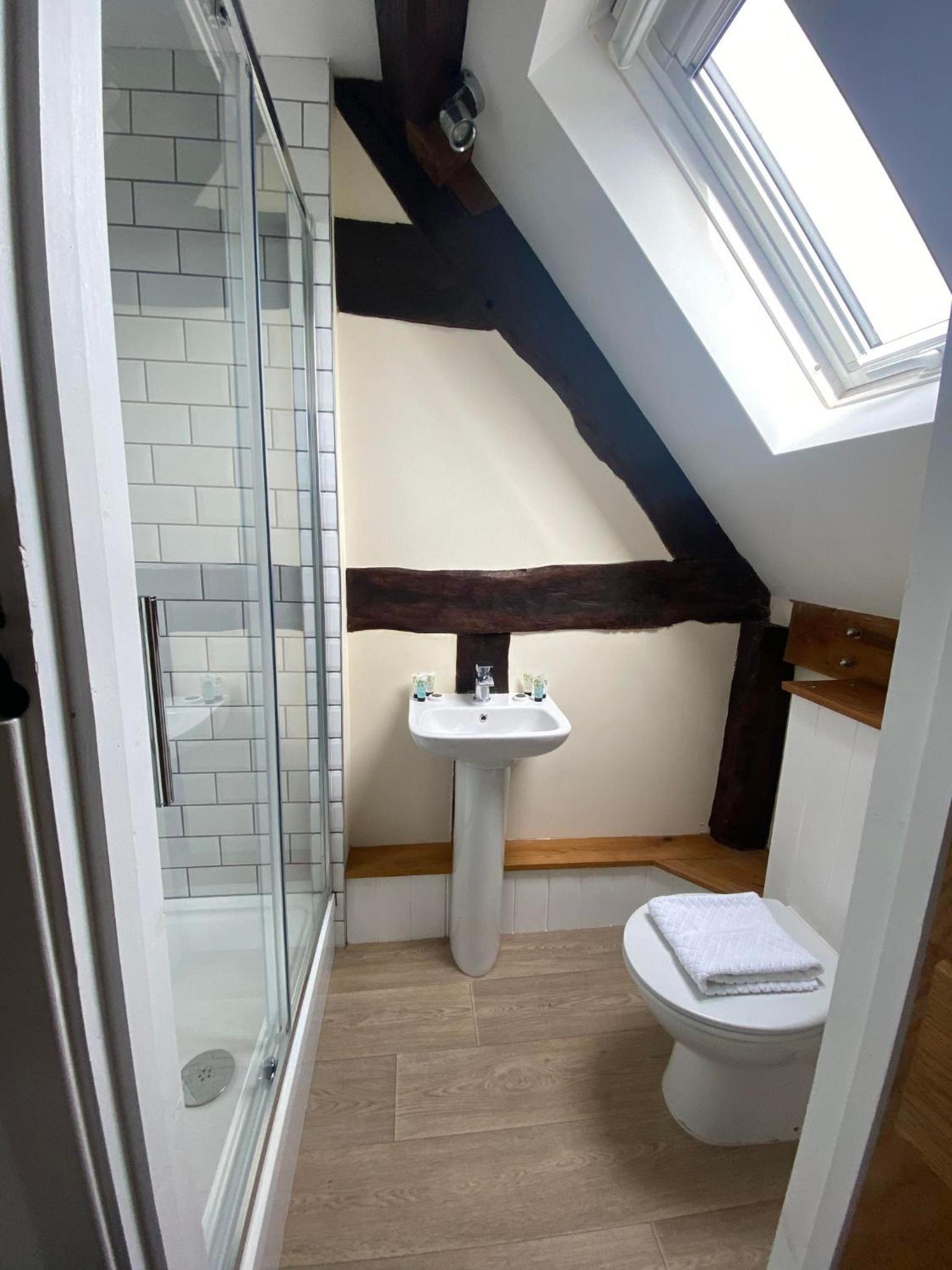Two-Bedroom House - Photo 3