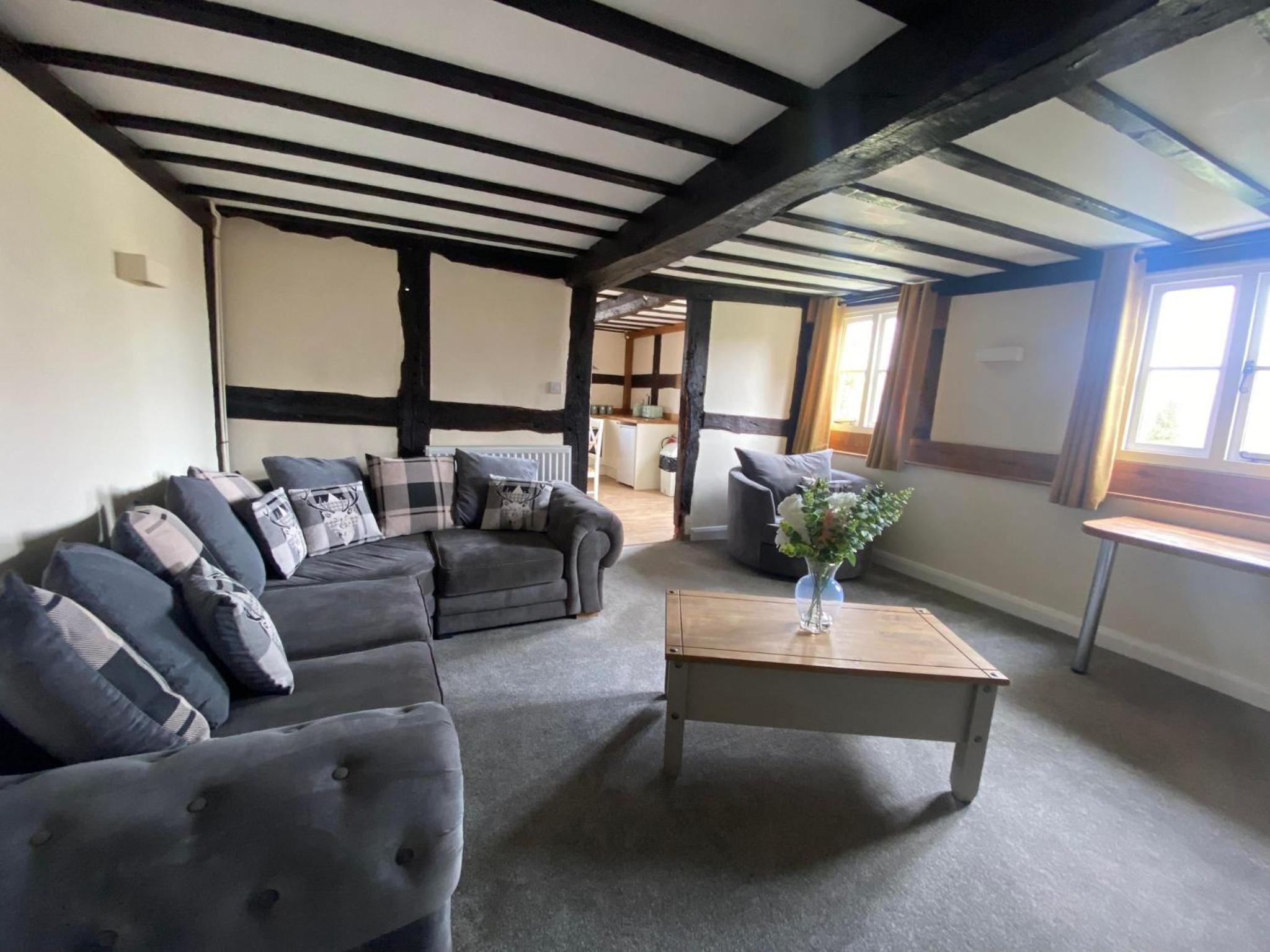 Two-Bedroom House - Photo 4