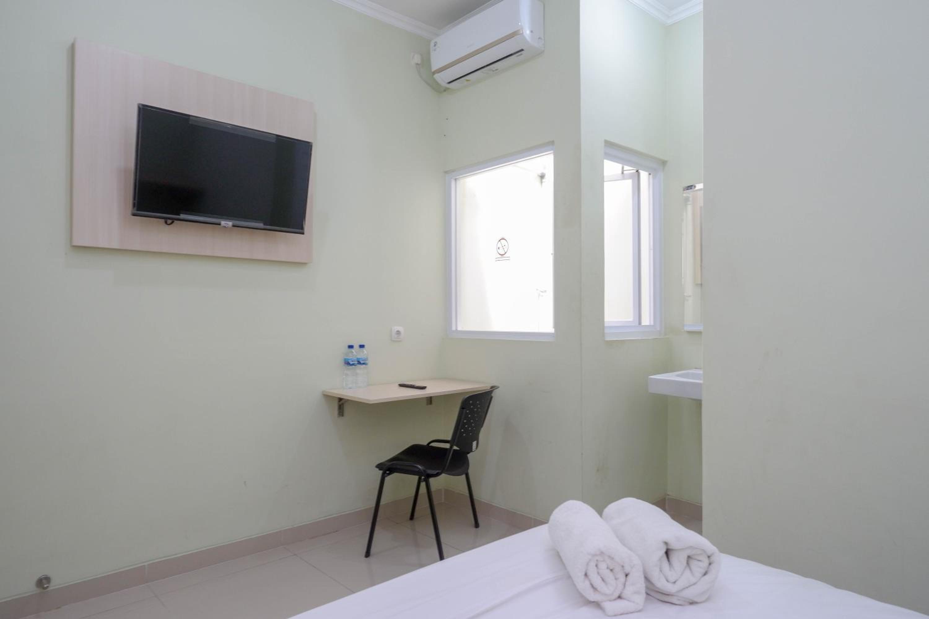 Standard Double Room - Photo 15
