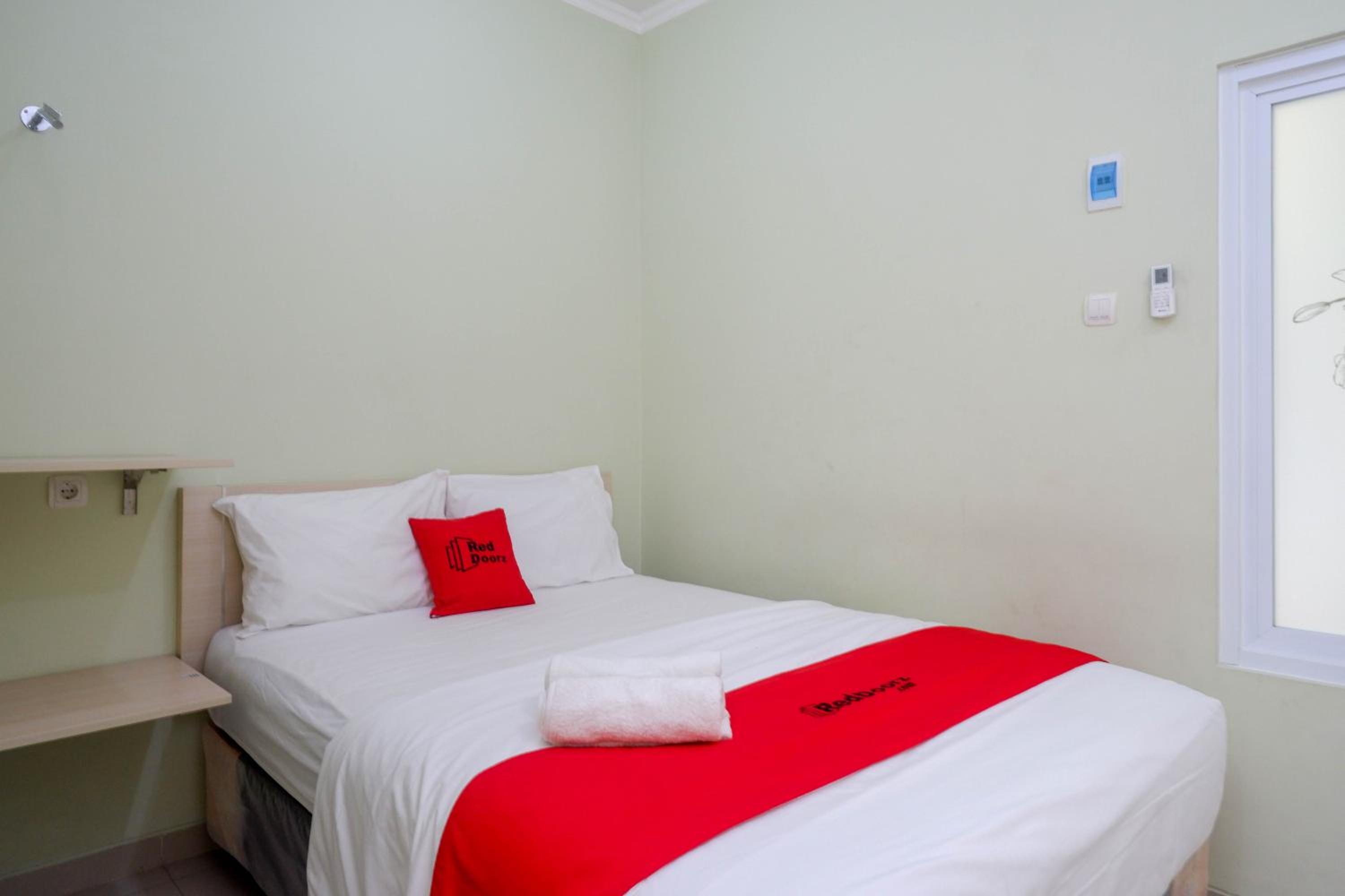 Standard Double Room - Photo 16