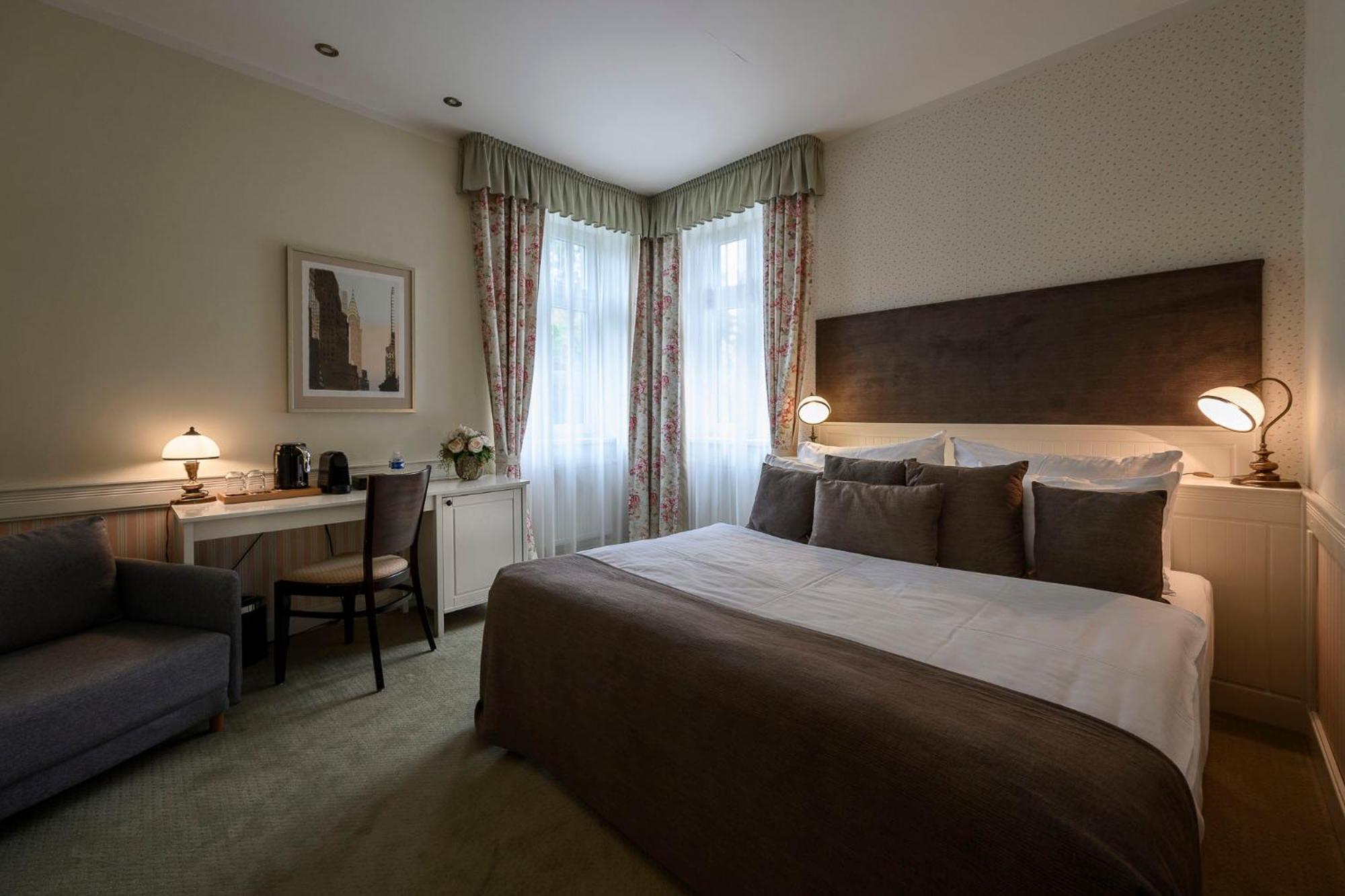 Double or Twin Room - Photo 1