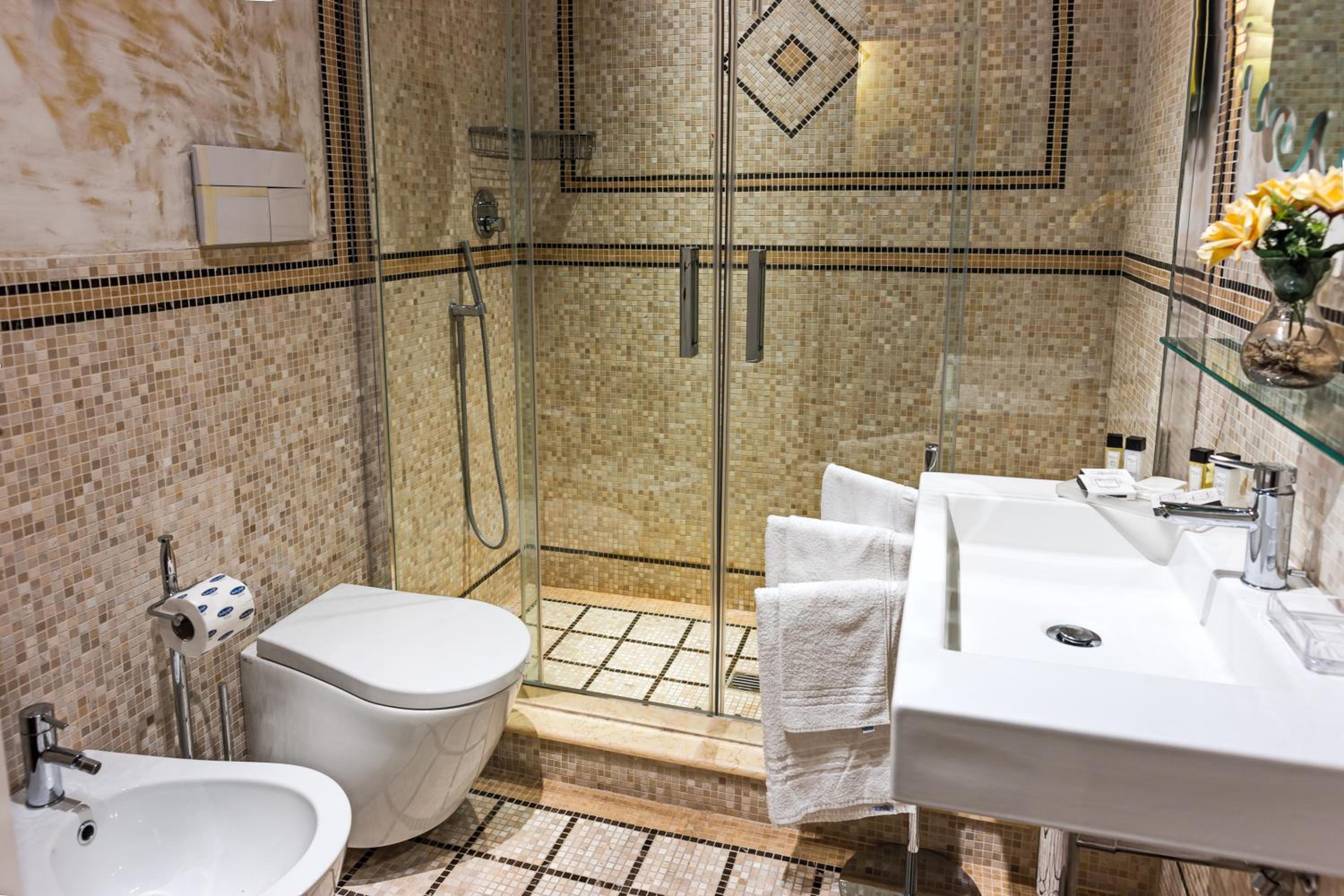 Suite (2 Adults) - Photo 8