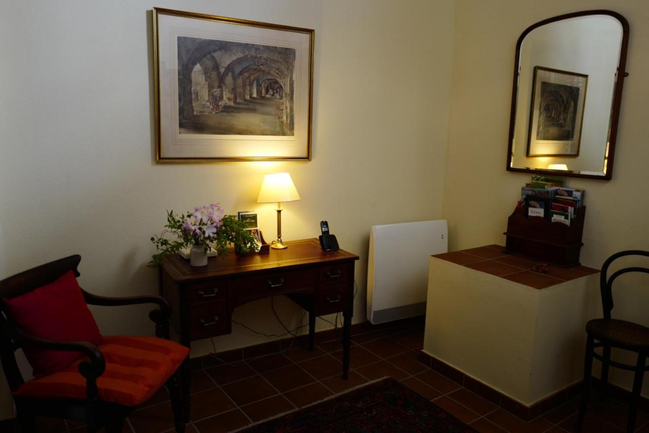 Three-Bedroom House photo 3